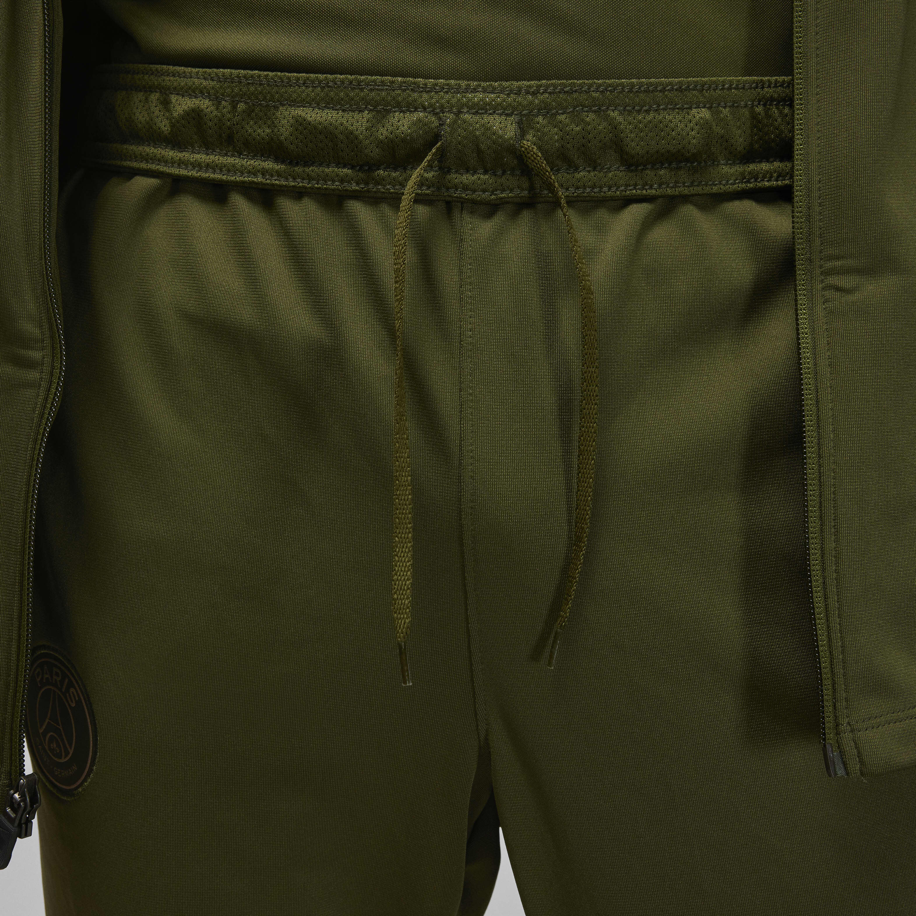 Paris Saint-Germain Strike Fourth image number 5