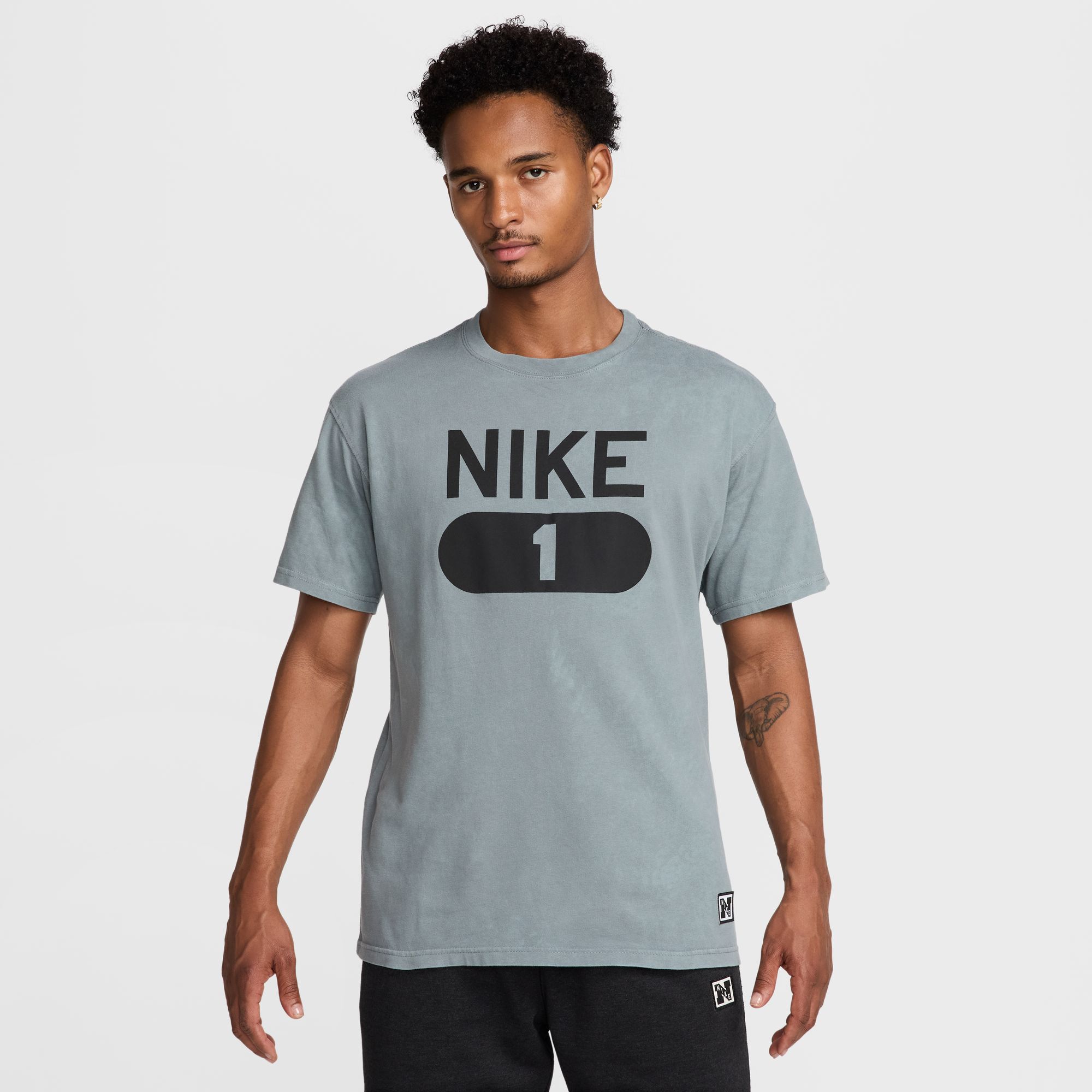 Buy Nike Men s Fitness T Shirt Smoke Grey Nike UAE Official