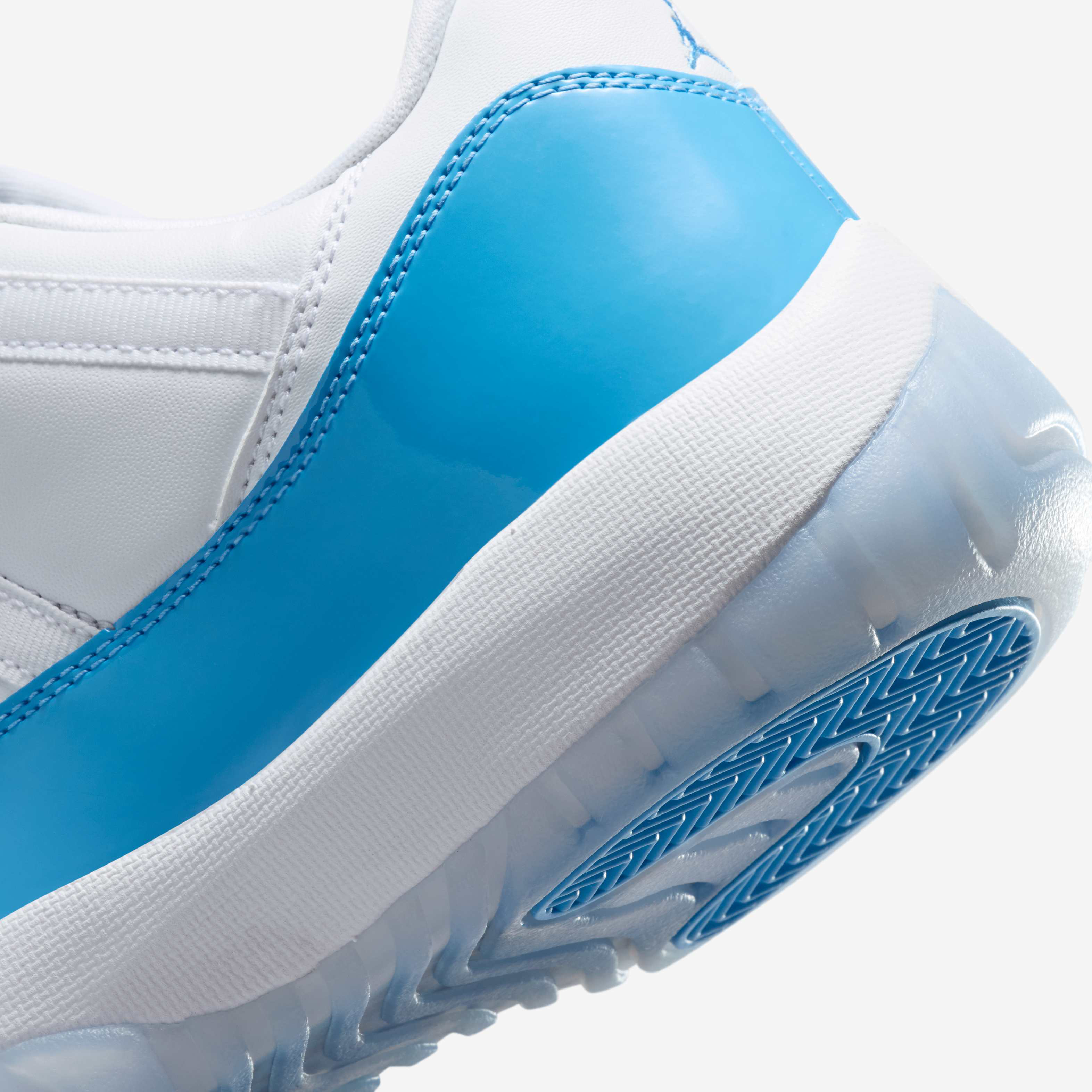 Air Jordan 11 Retro Low 'University Blue' image number 7
