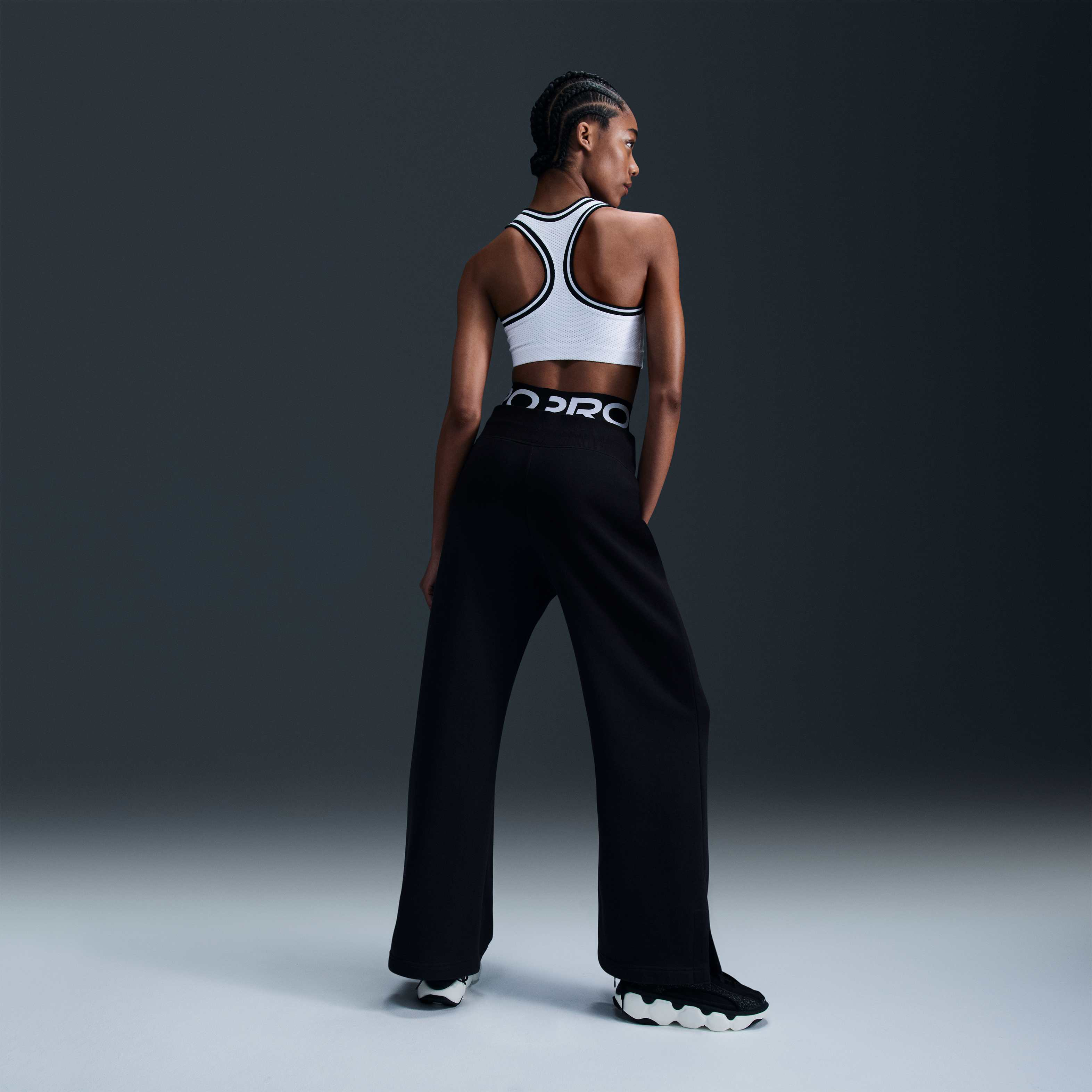 نايكي سبورتسوير فينيكس فليس image number 4