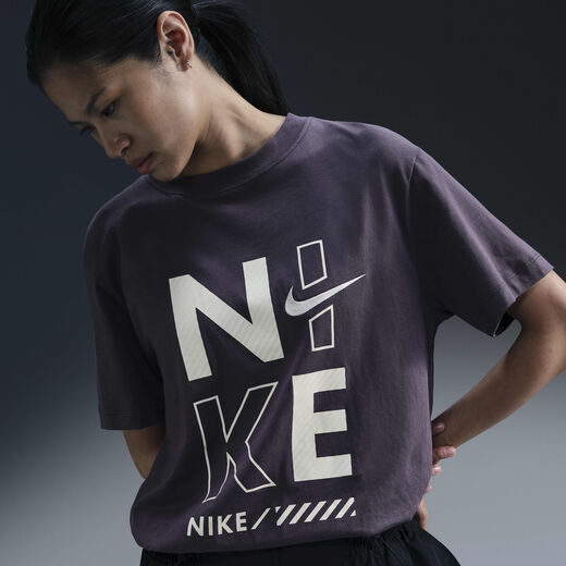 نايكي سبورتسوير