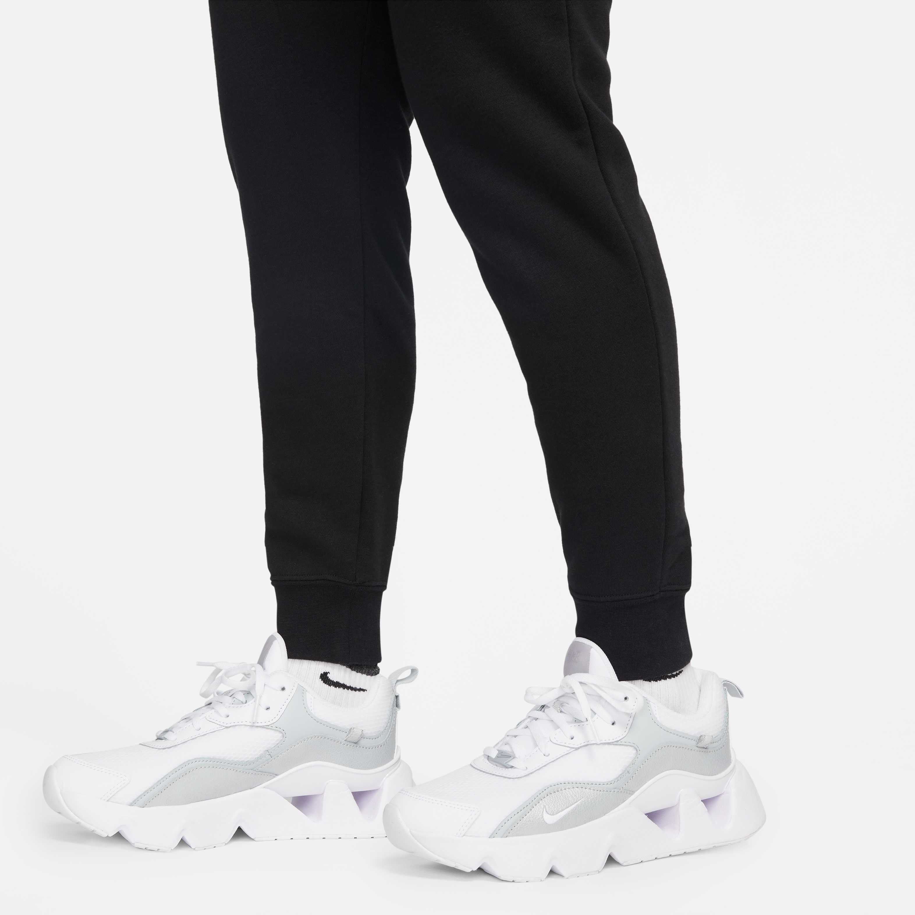 نايكي سبورتسوير كلوب فليس image number 3