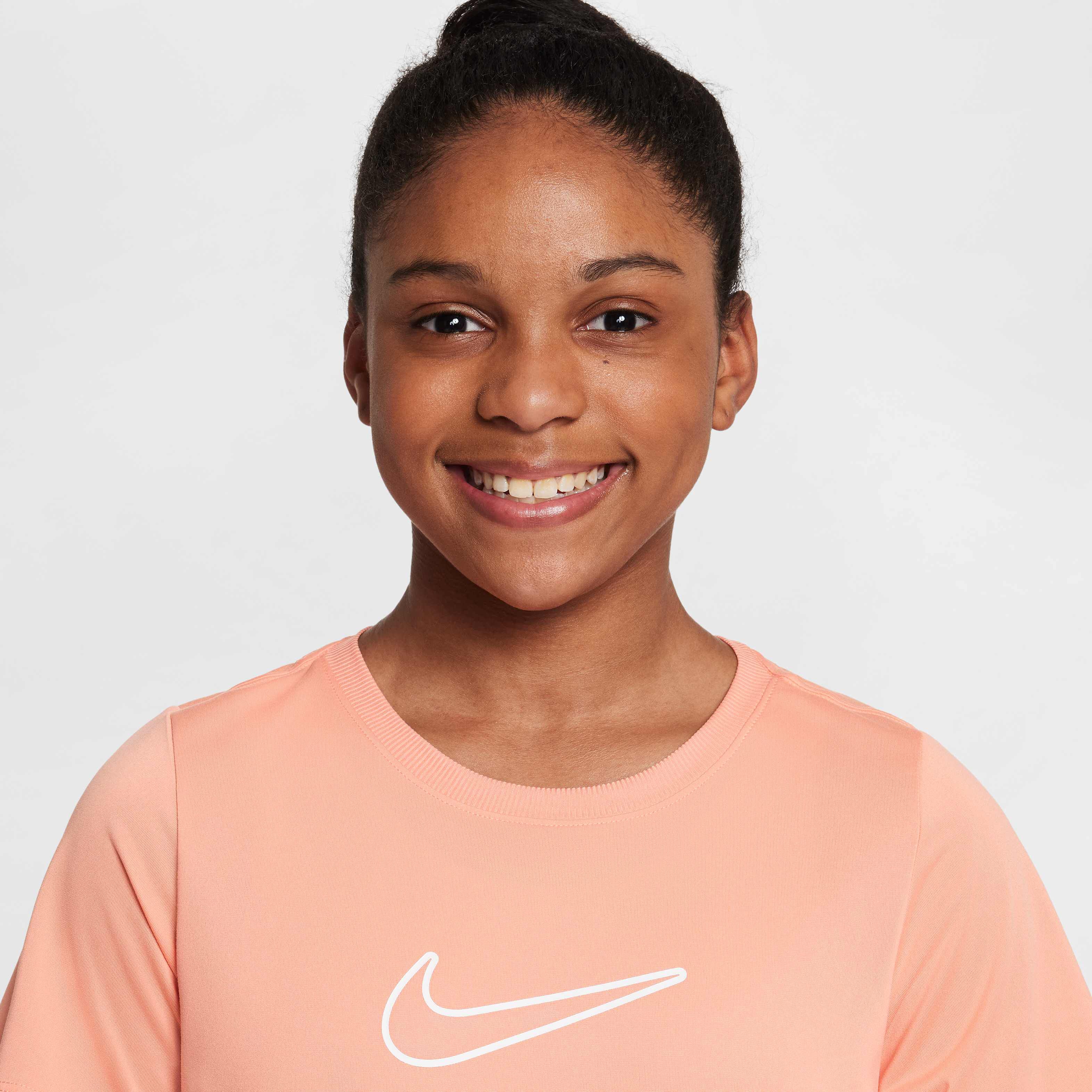 نايكي ون فيتد image number 2