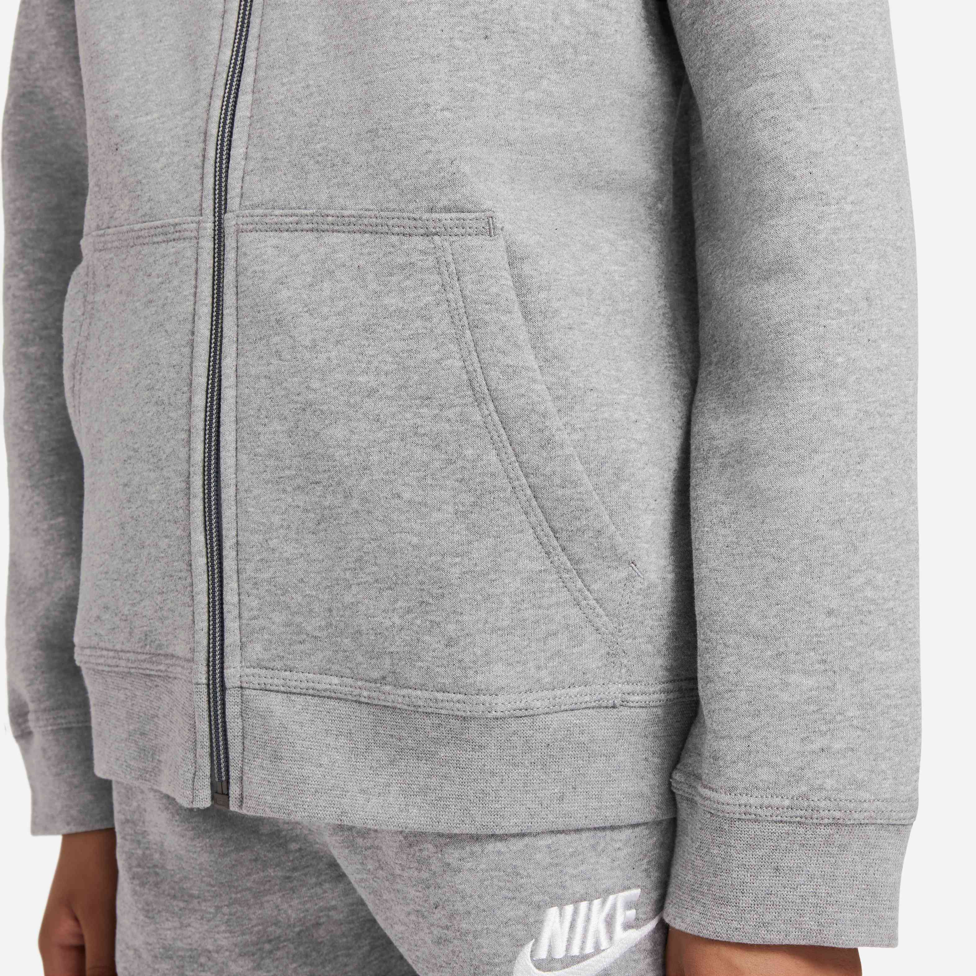 Nike Sportswear Club image number 2
