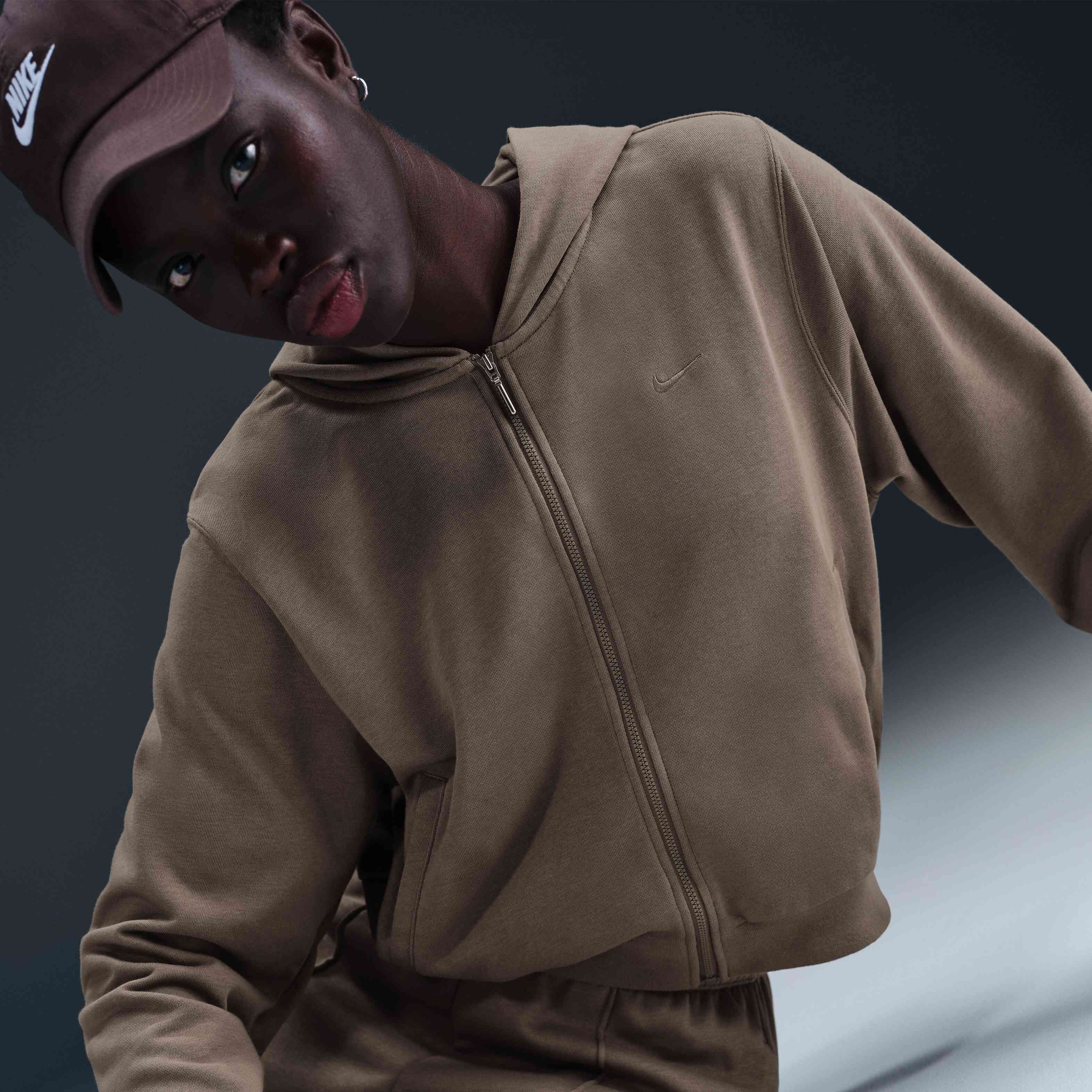 نايكي سبورتسوير تشيل تيري image number 2