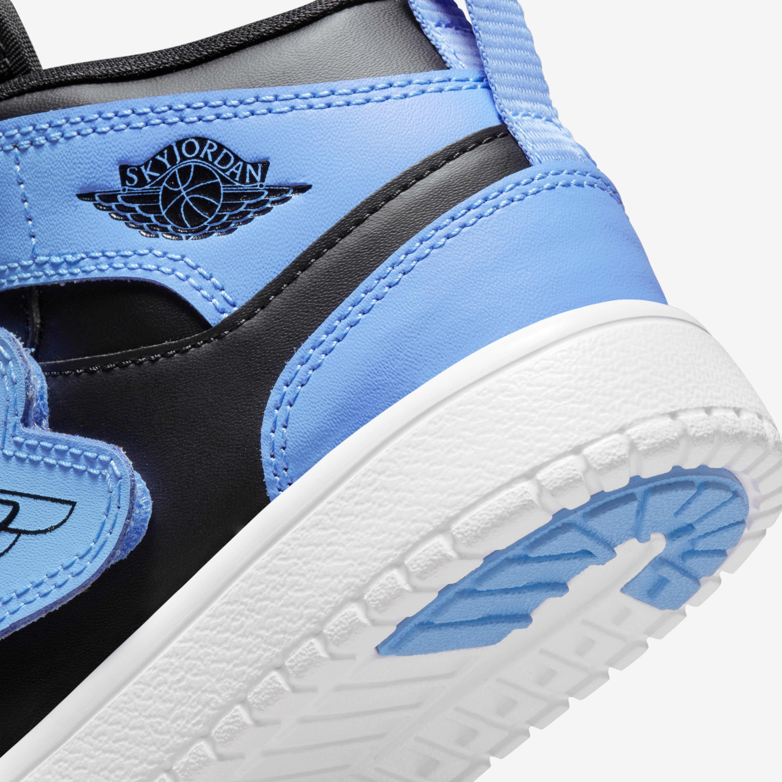 Sky Jordan 1 image number 7