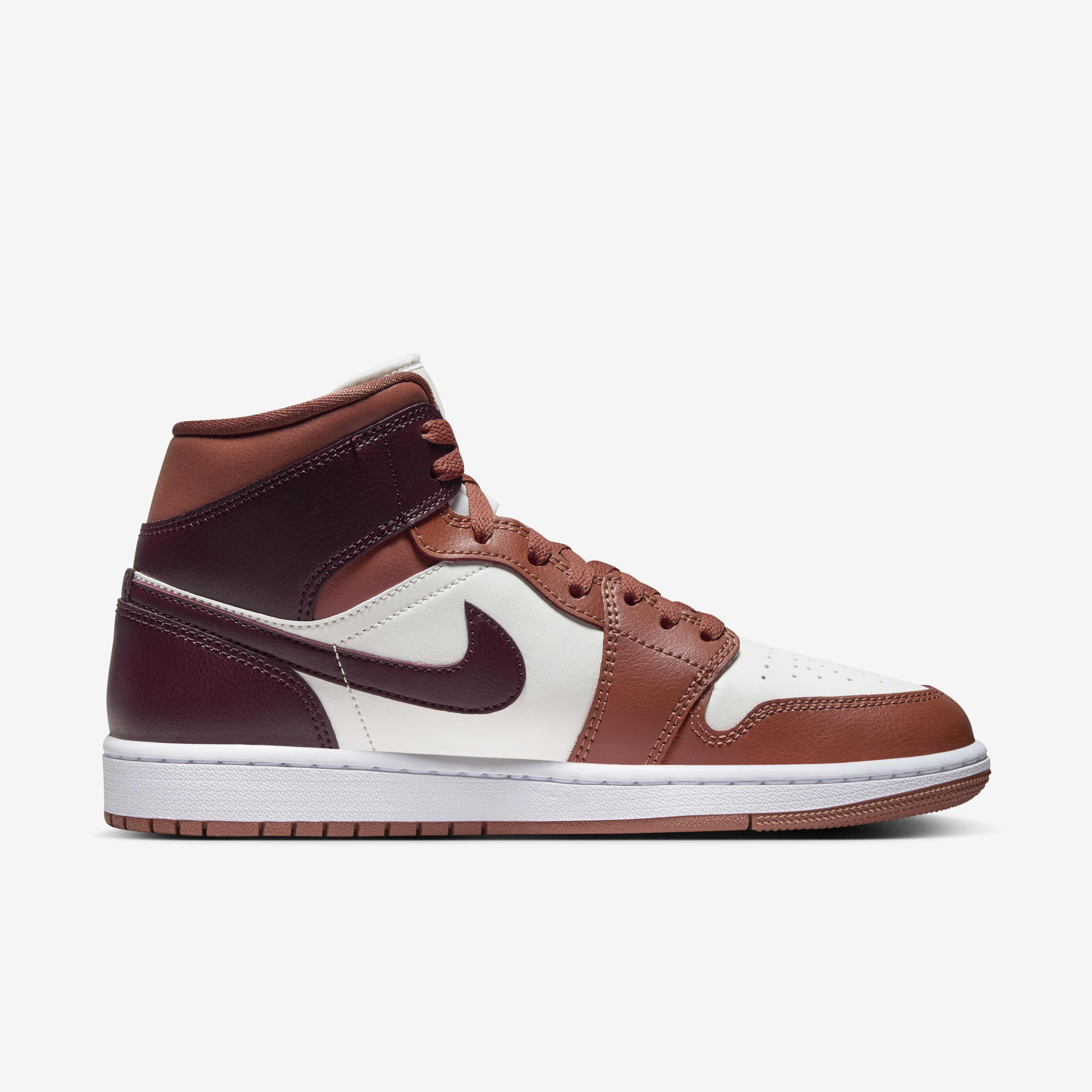 Air Jordan 1 Mid image number 2