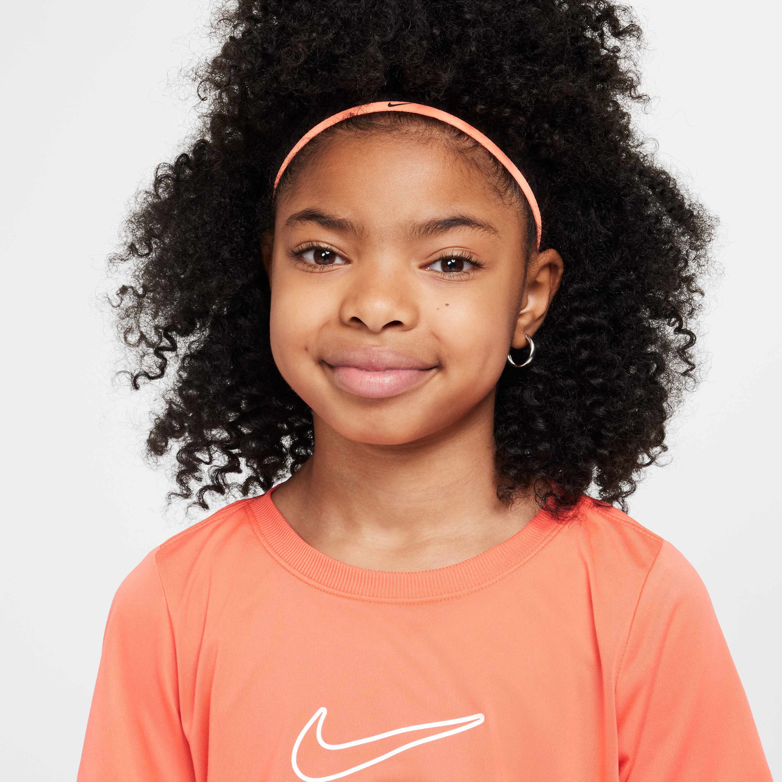 نايكي ون فيتد image number 2