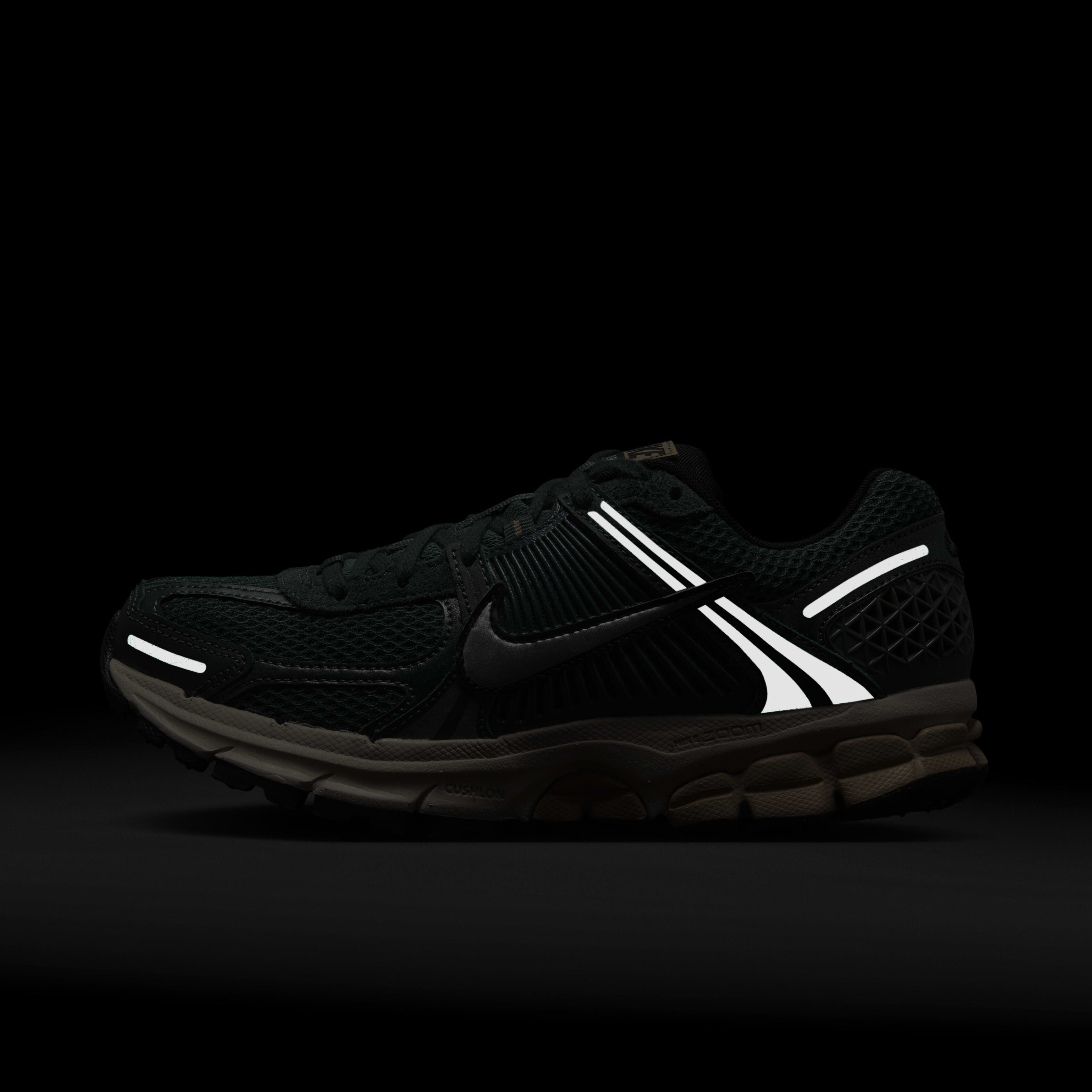 Buy Nike Zoom Vomero 5 Women s Shoes Nike UAE Official