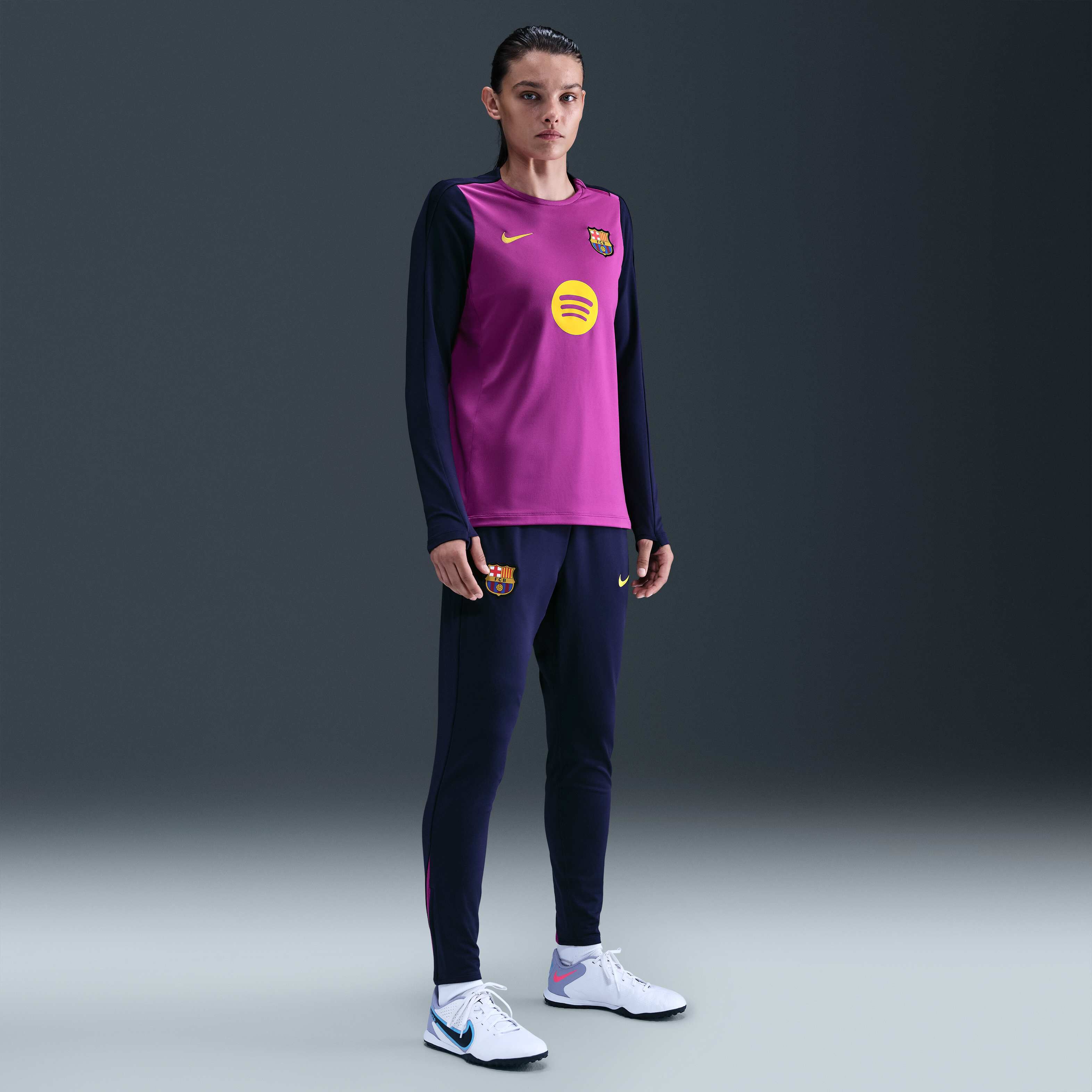 F.C. Barcelona Strike image number 3