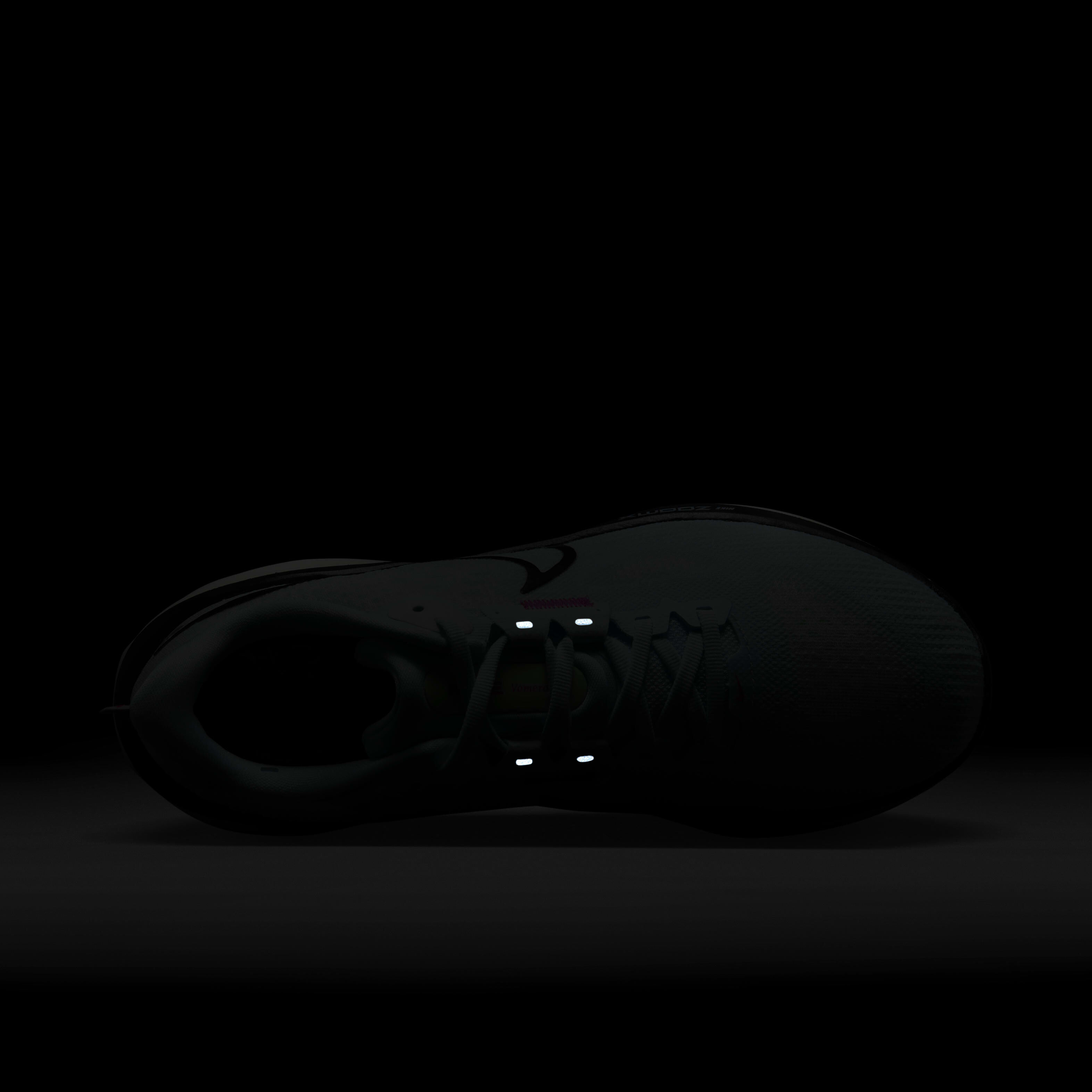 Nike Vomero 17 image number 8