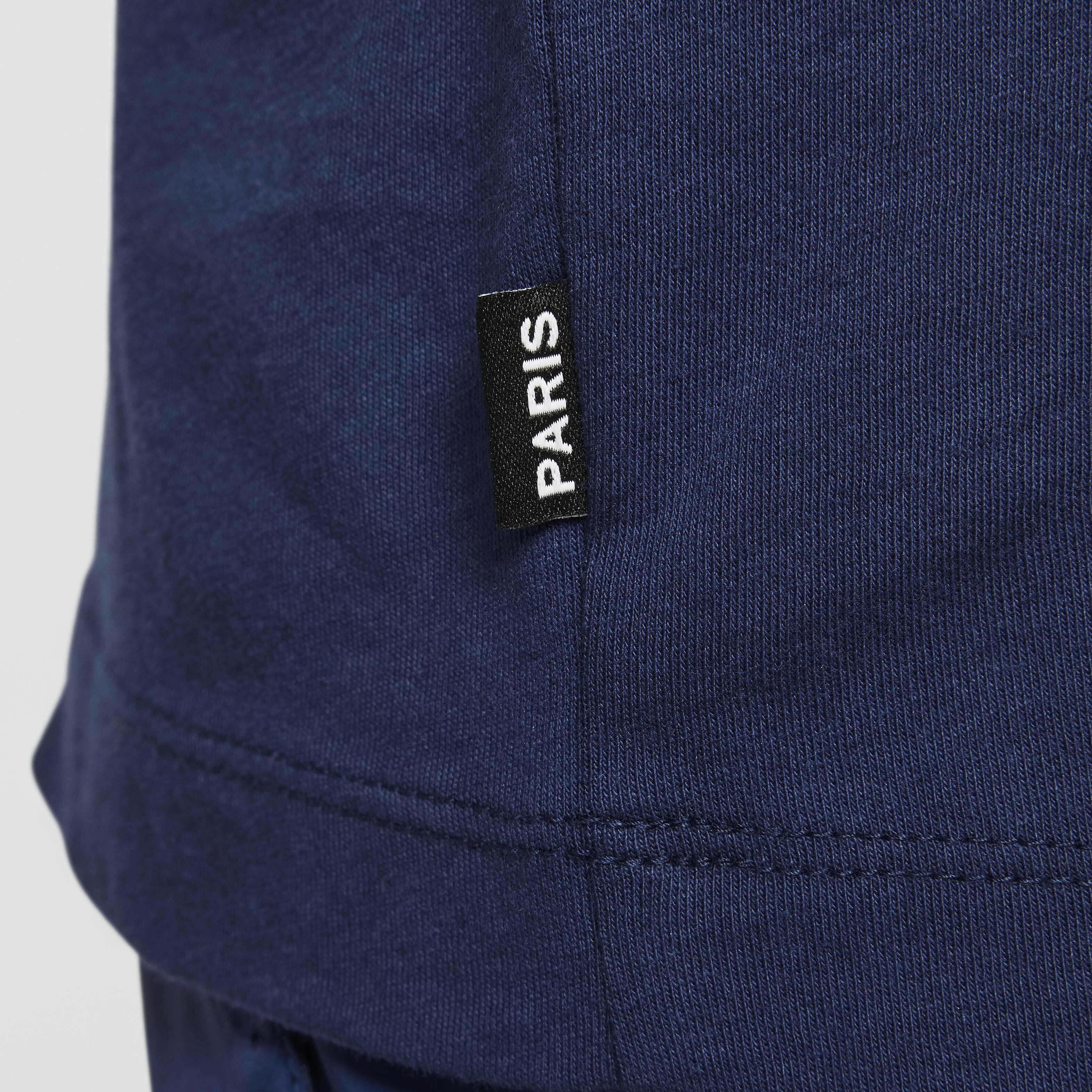 Paris Saint-Germain Away image number 4