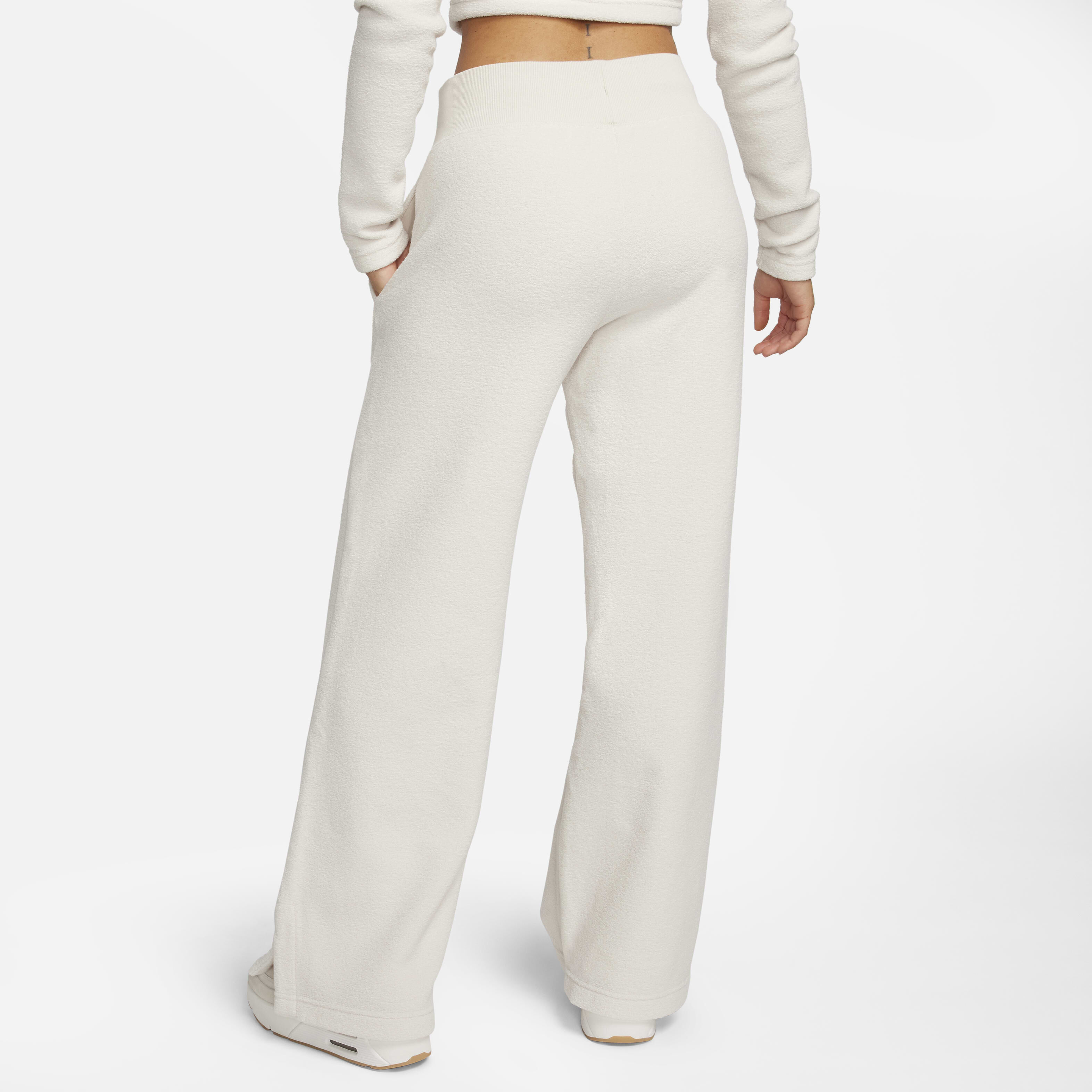 نايكي سبورتسوير فينكس بلش image number 1