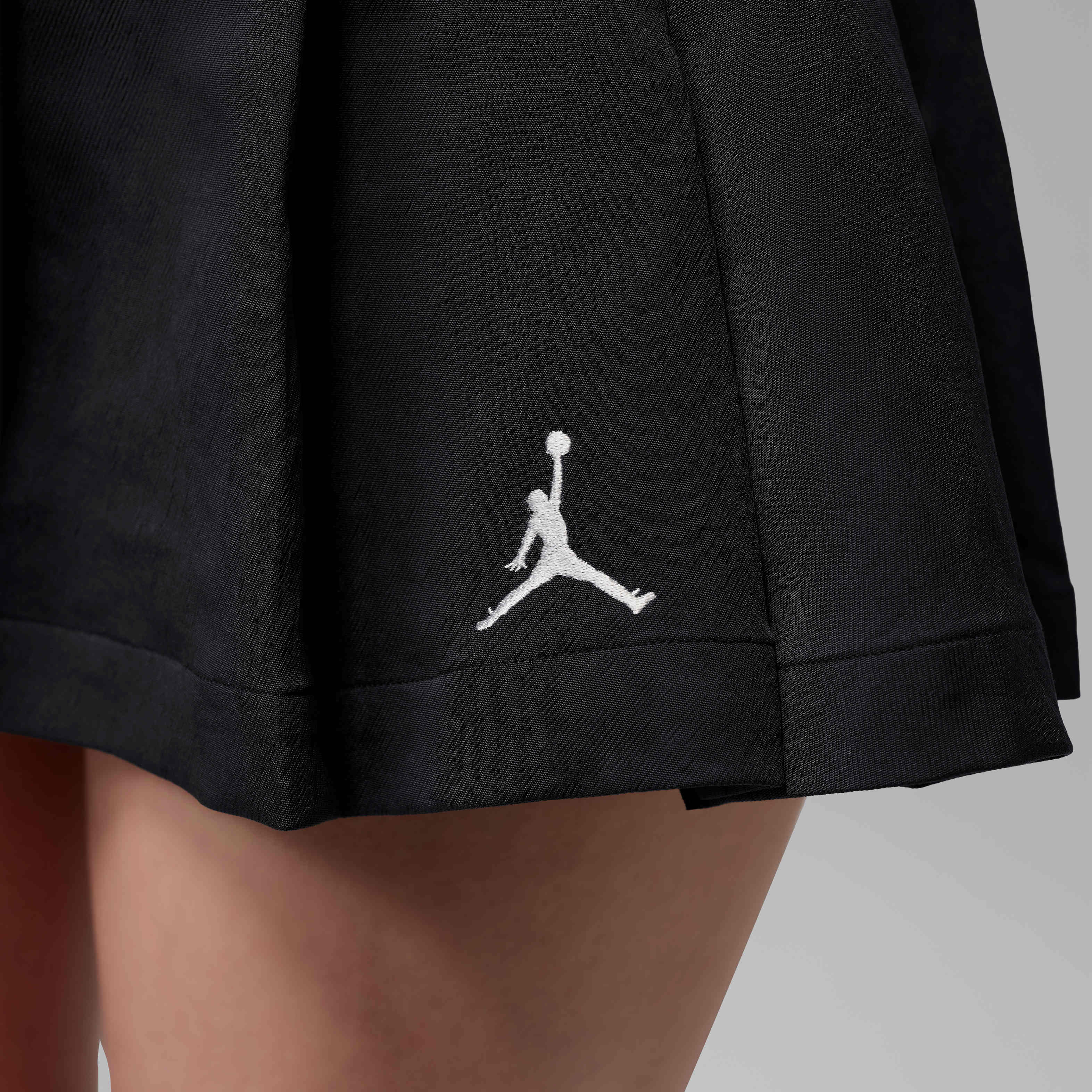 Jordan Brooklyn image number 3