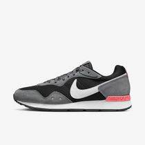 Nike Venture Runner