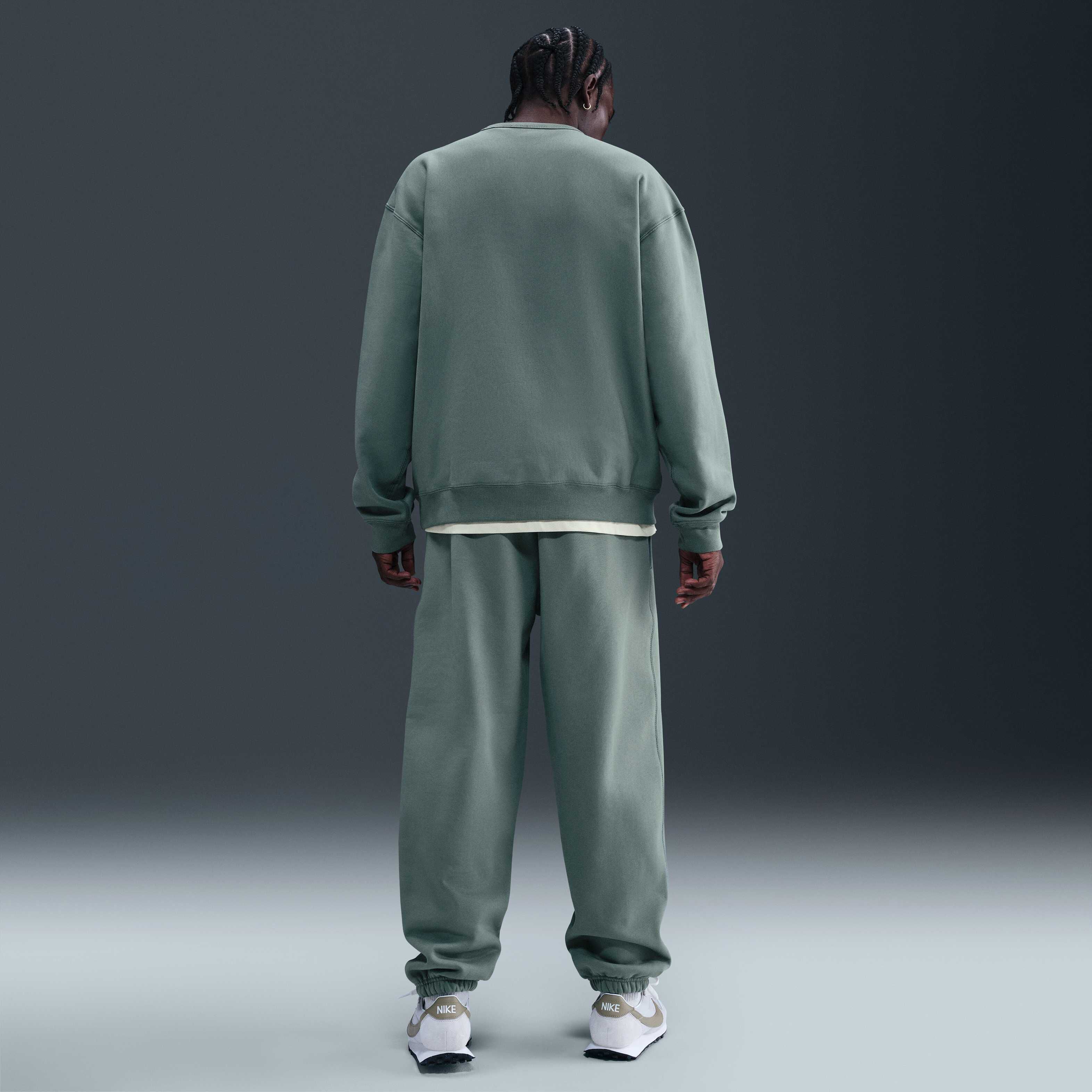 Nike Solo Swoosh image number 4