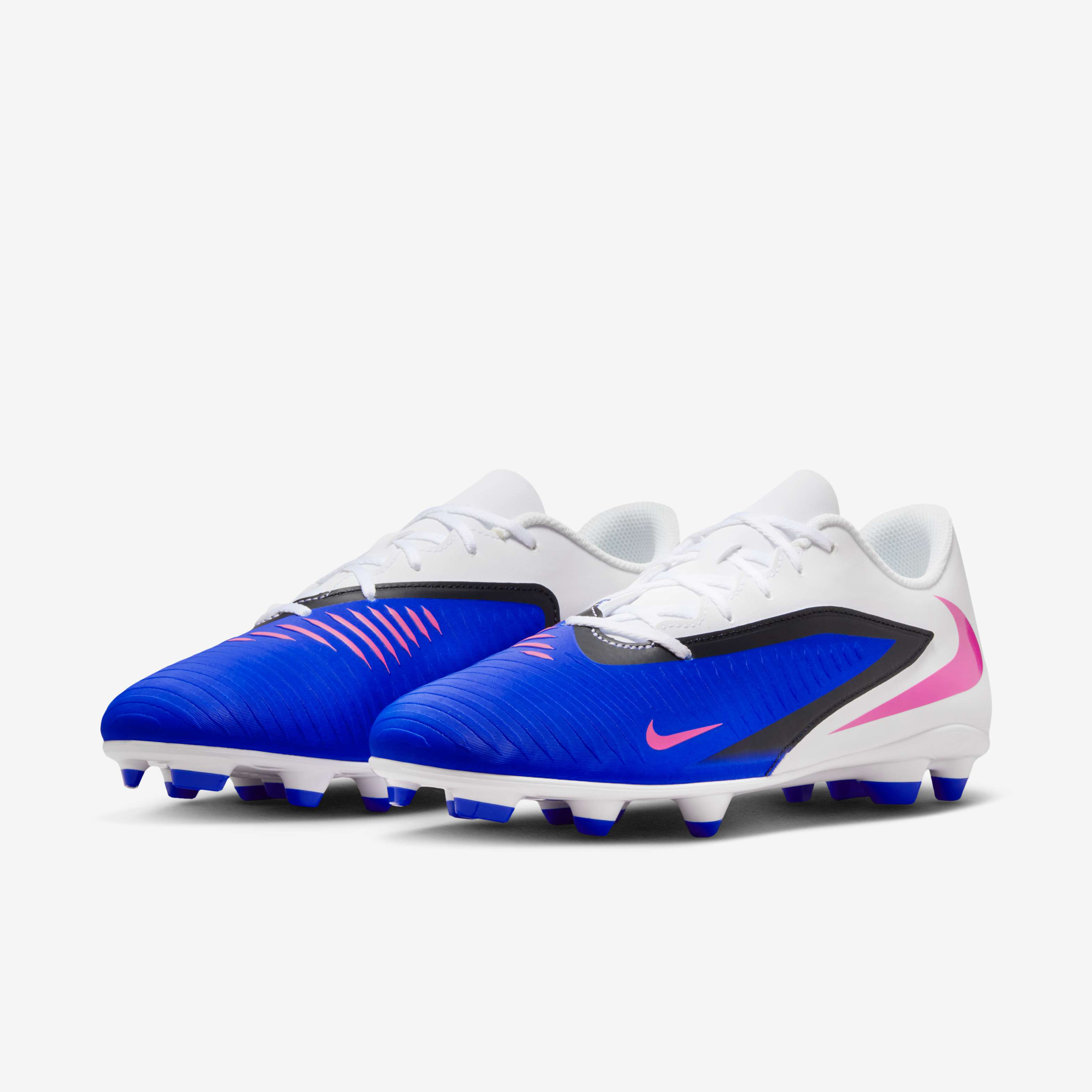 Nike Phantom 6 Low Club image number 4