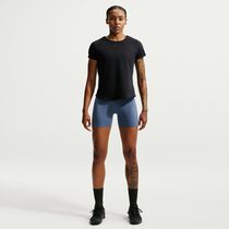 Nike Universa