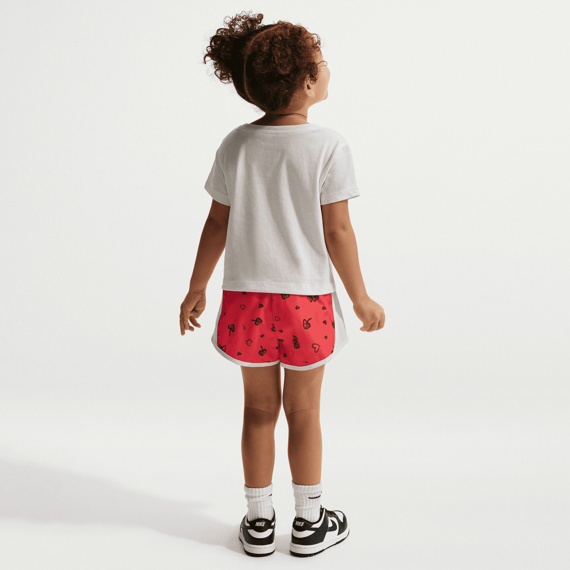 نايكي تشيري image number 1