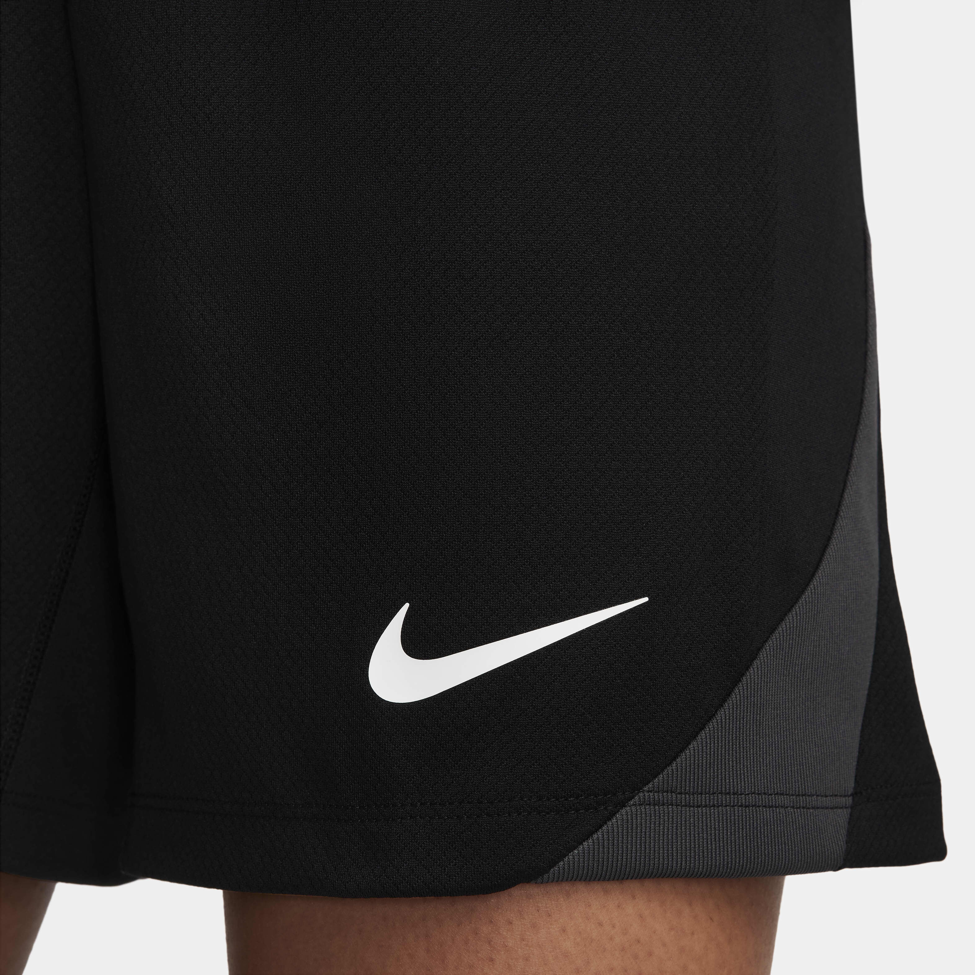 Nike Strike image number 4