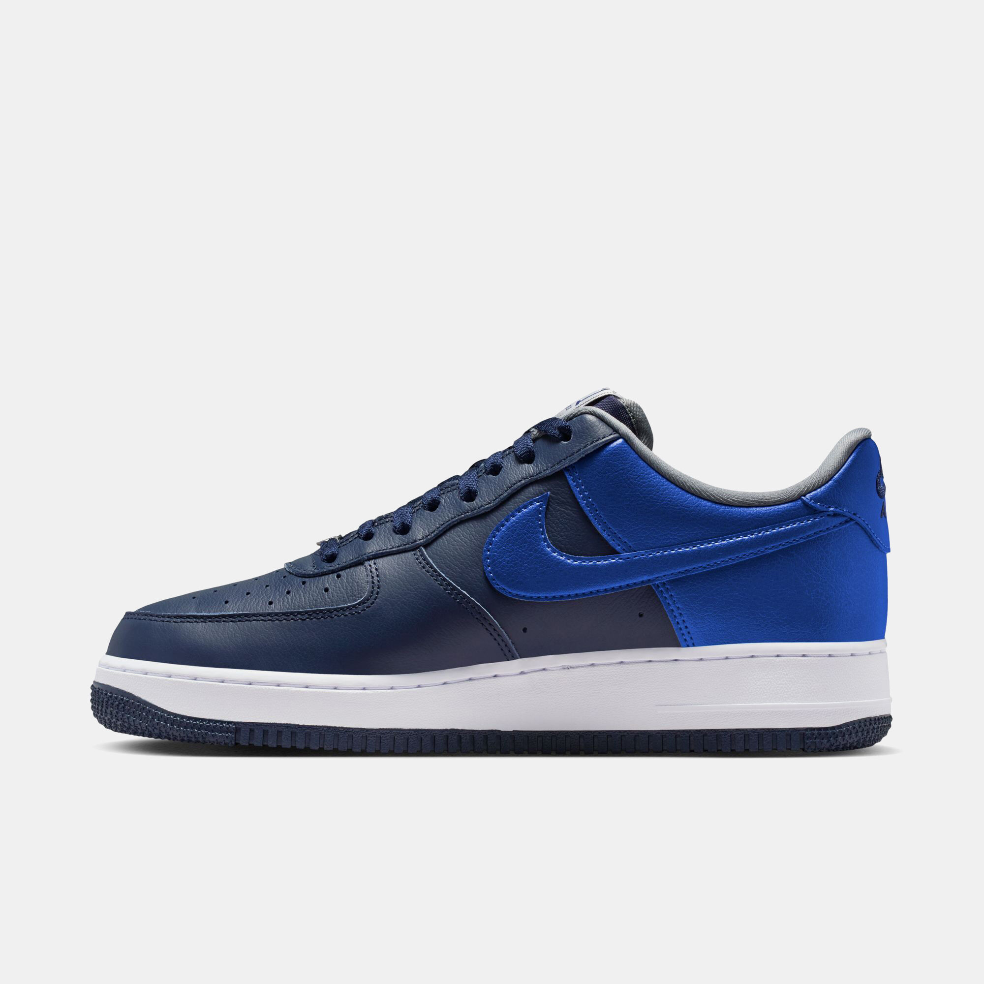 Nike Air Force 1 '07 LV8 image number 4