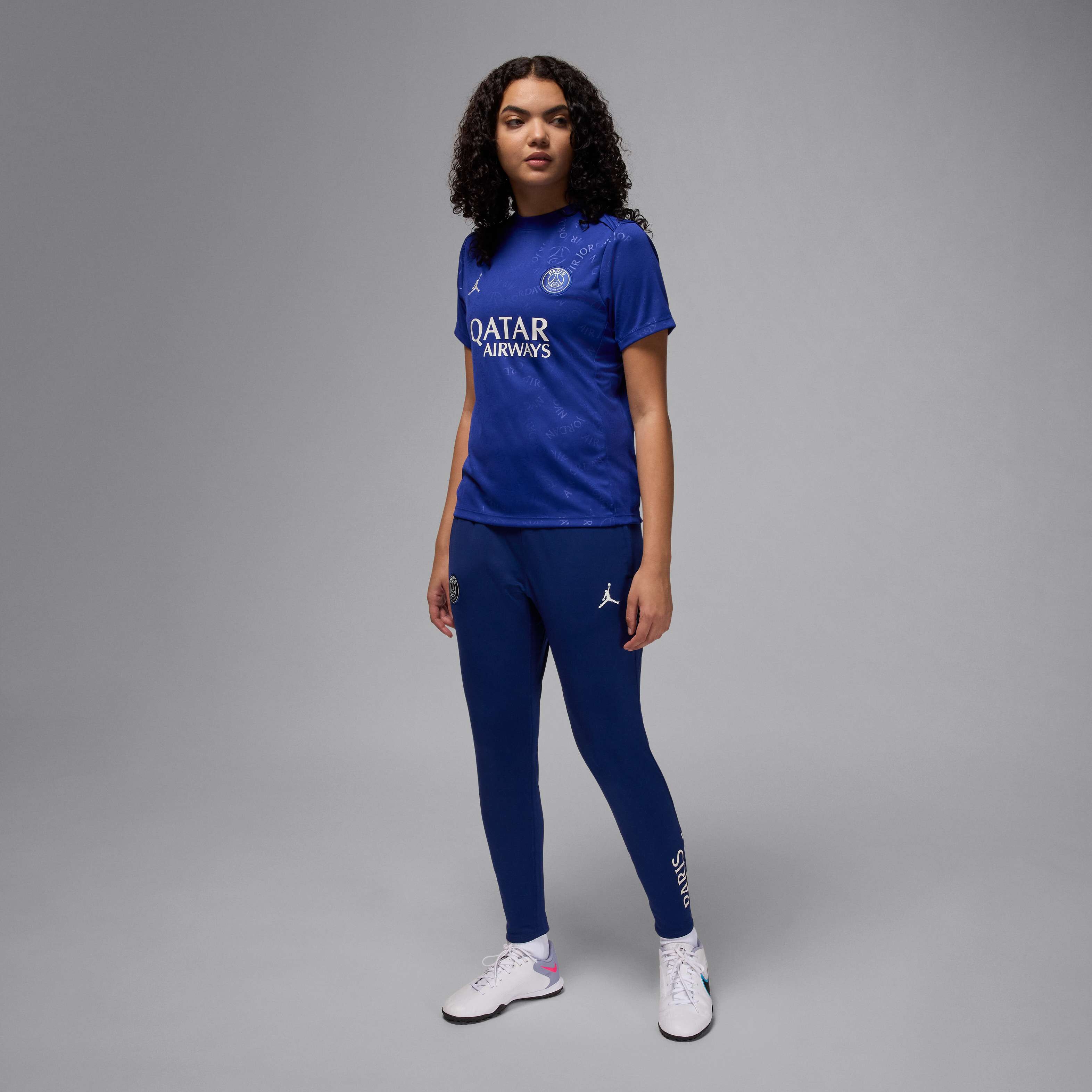 Paris Saint-Germain Strike Fourth image number 6