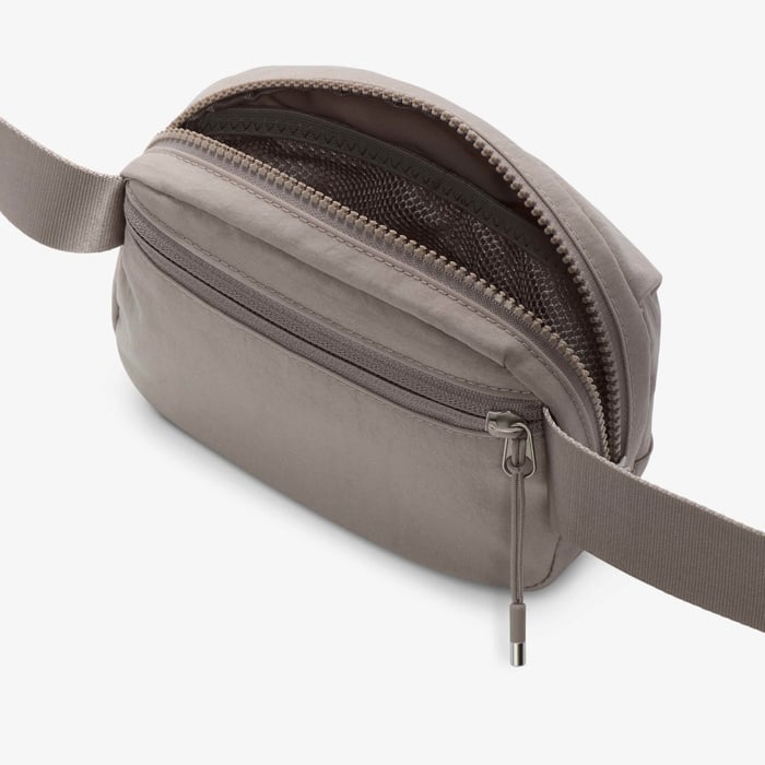 نايكي أورا image number 4 نايكي أورا image number 4