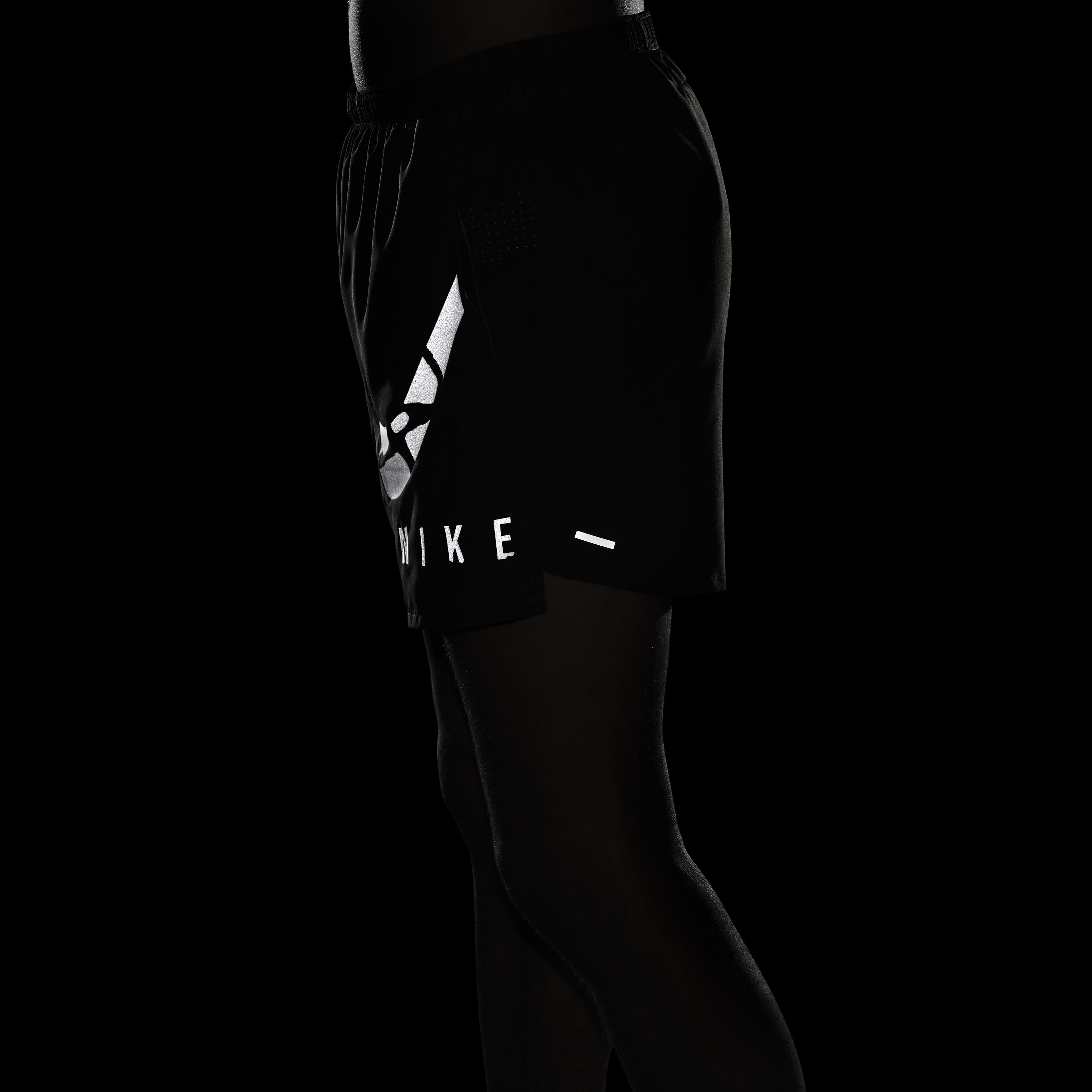 Nike Dri-FIT Challenger Run Division image number 9