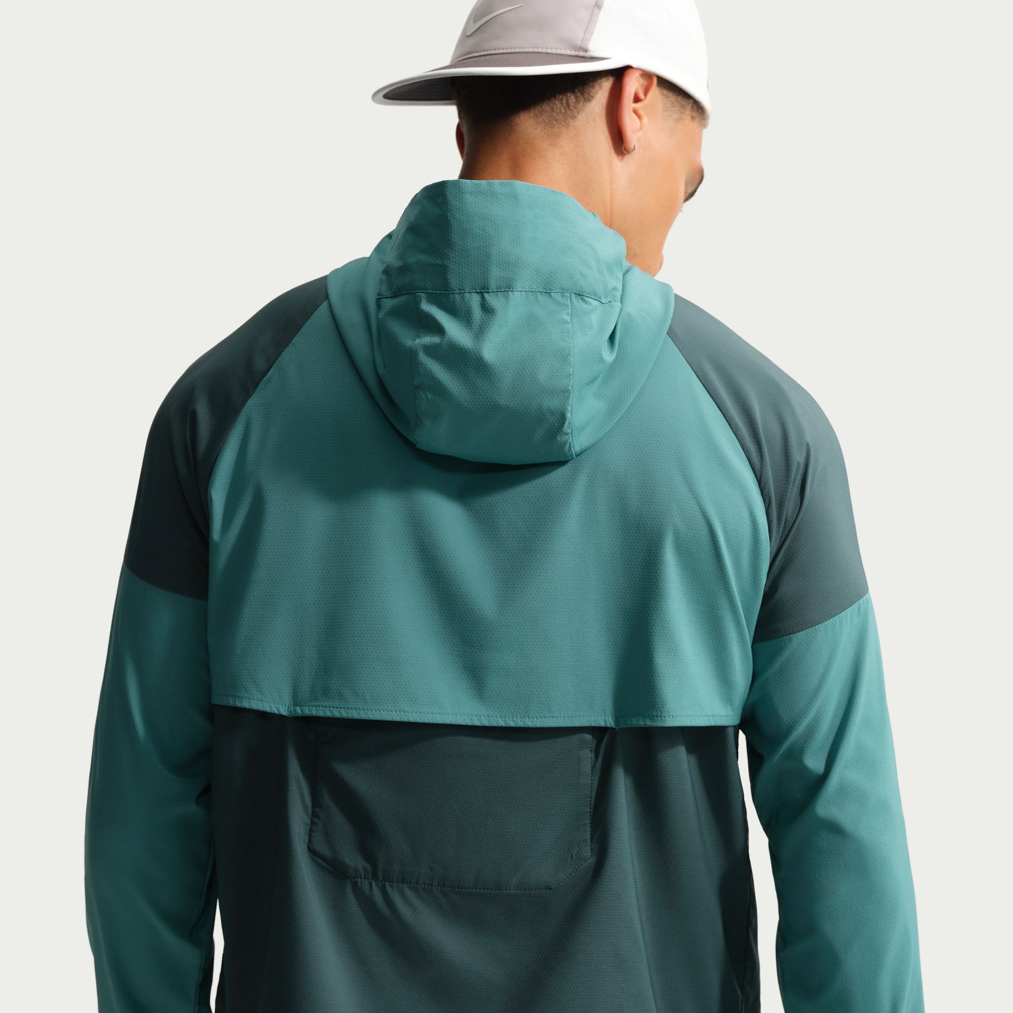 Nike Impossibly Light Windrunner image number 3