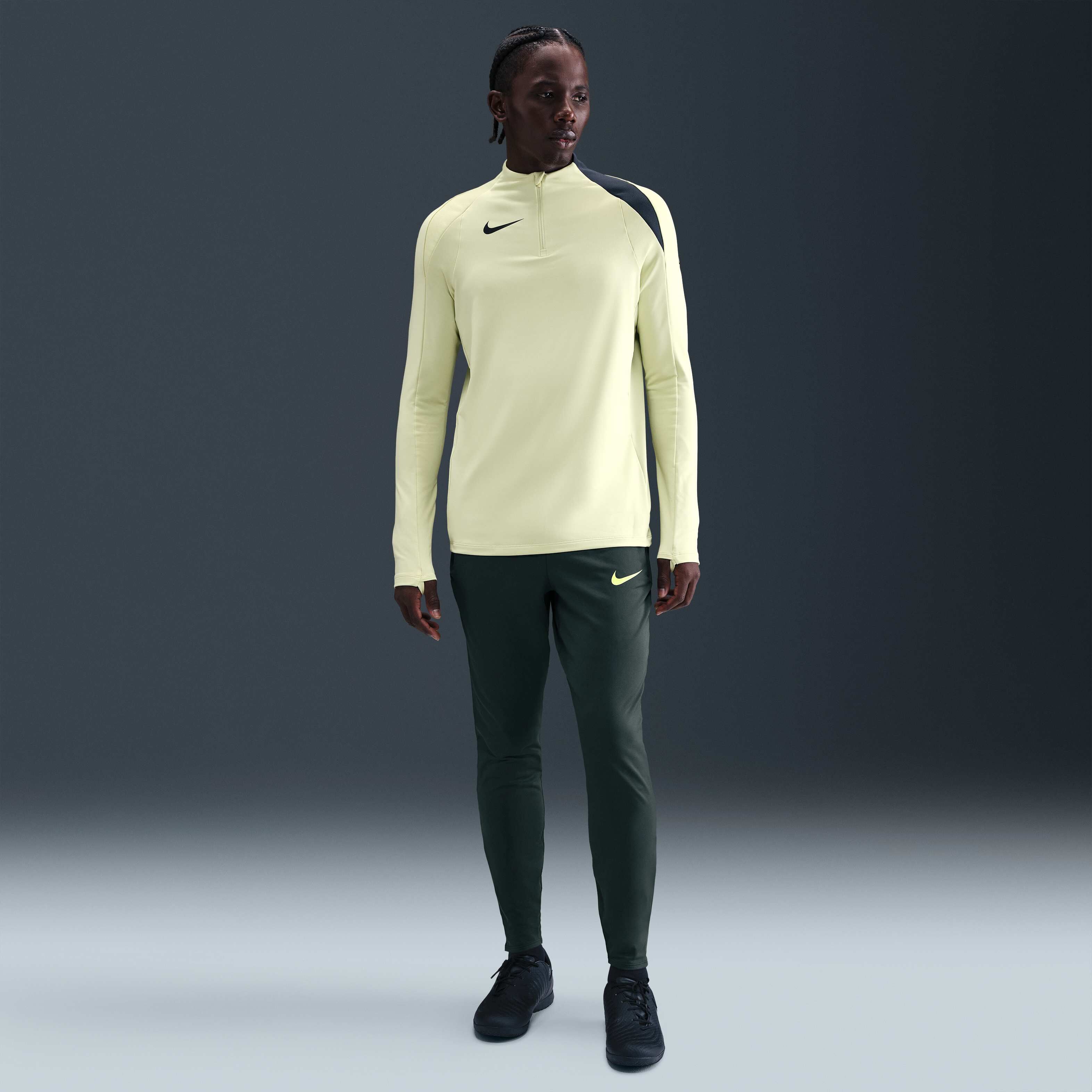 Nike Strike image number 0