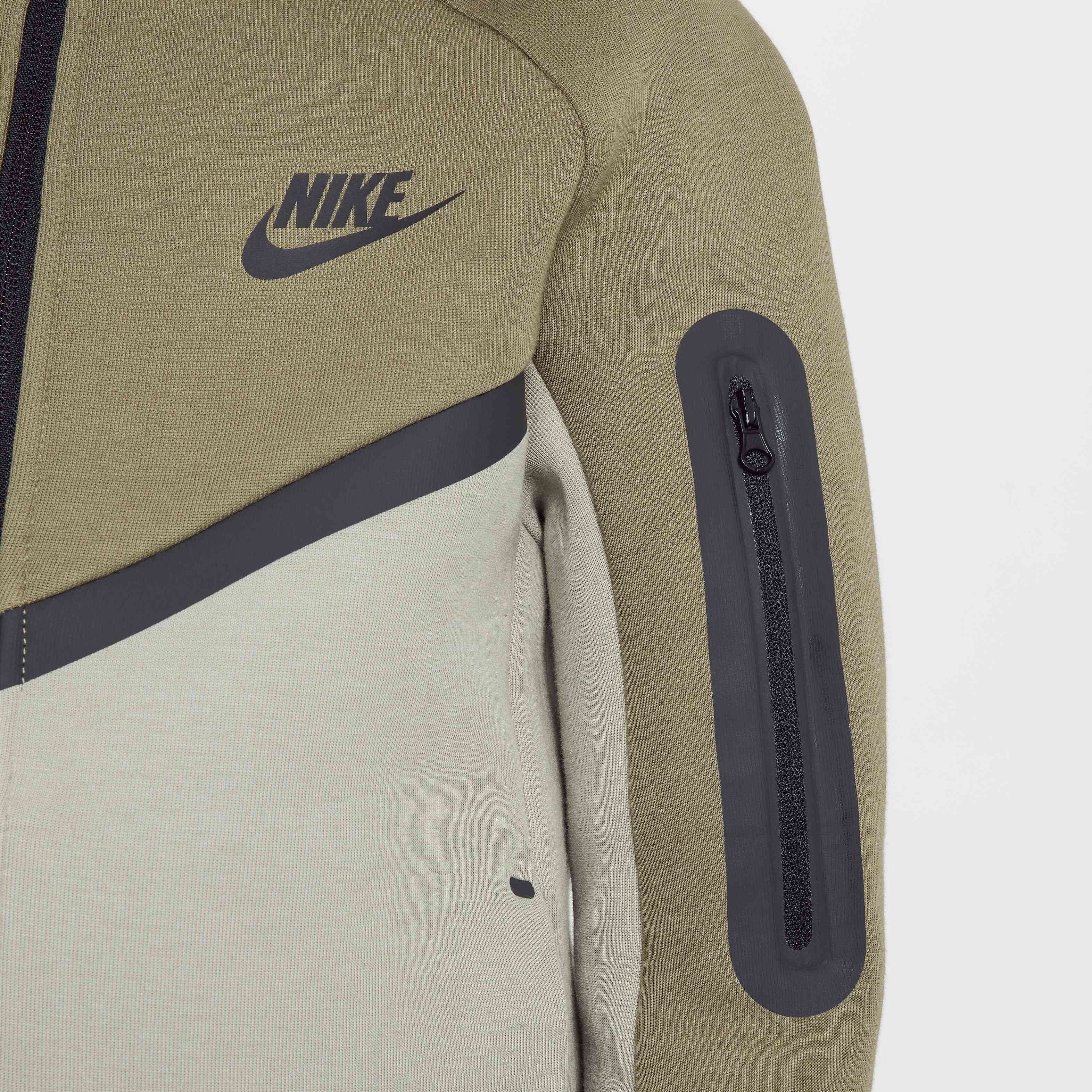 Nike Sportswear Tech Fleece image number 4