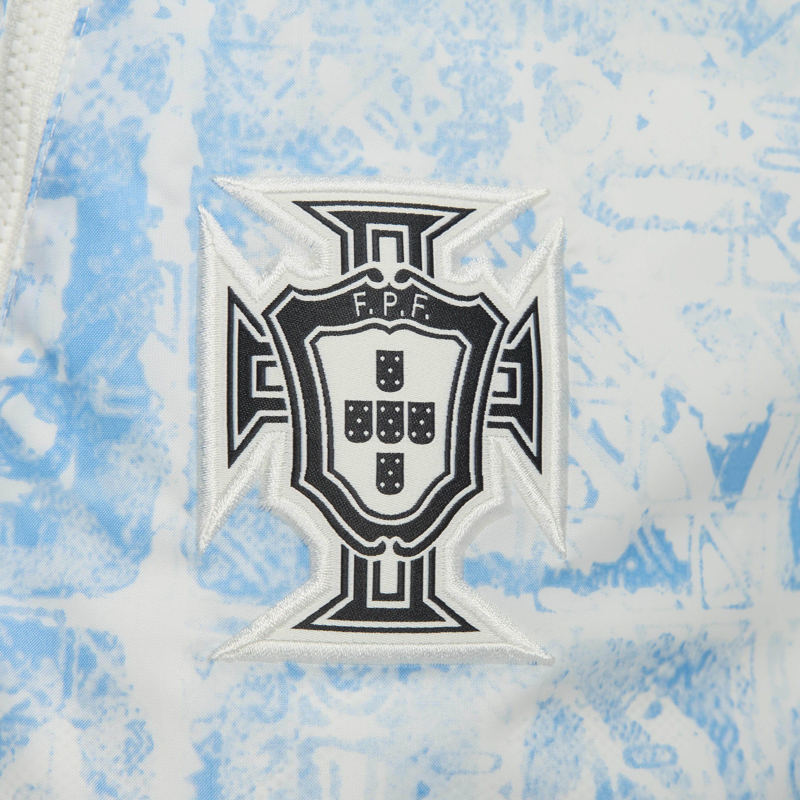 Portugal Windrunner image number 4