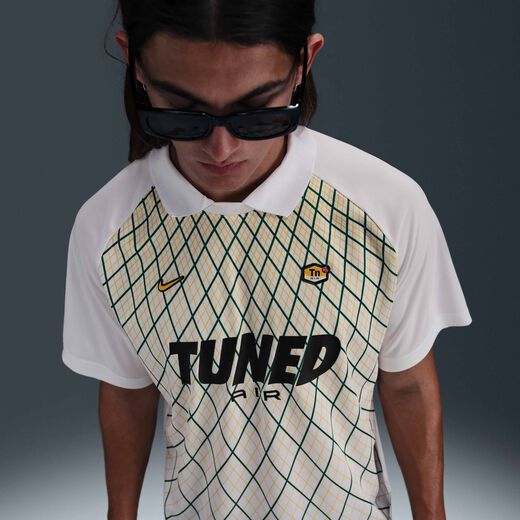 نايكي سبورتسوير