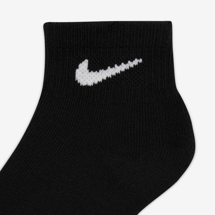 Nike Basics image number 3 Nike Basics image number 3