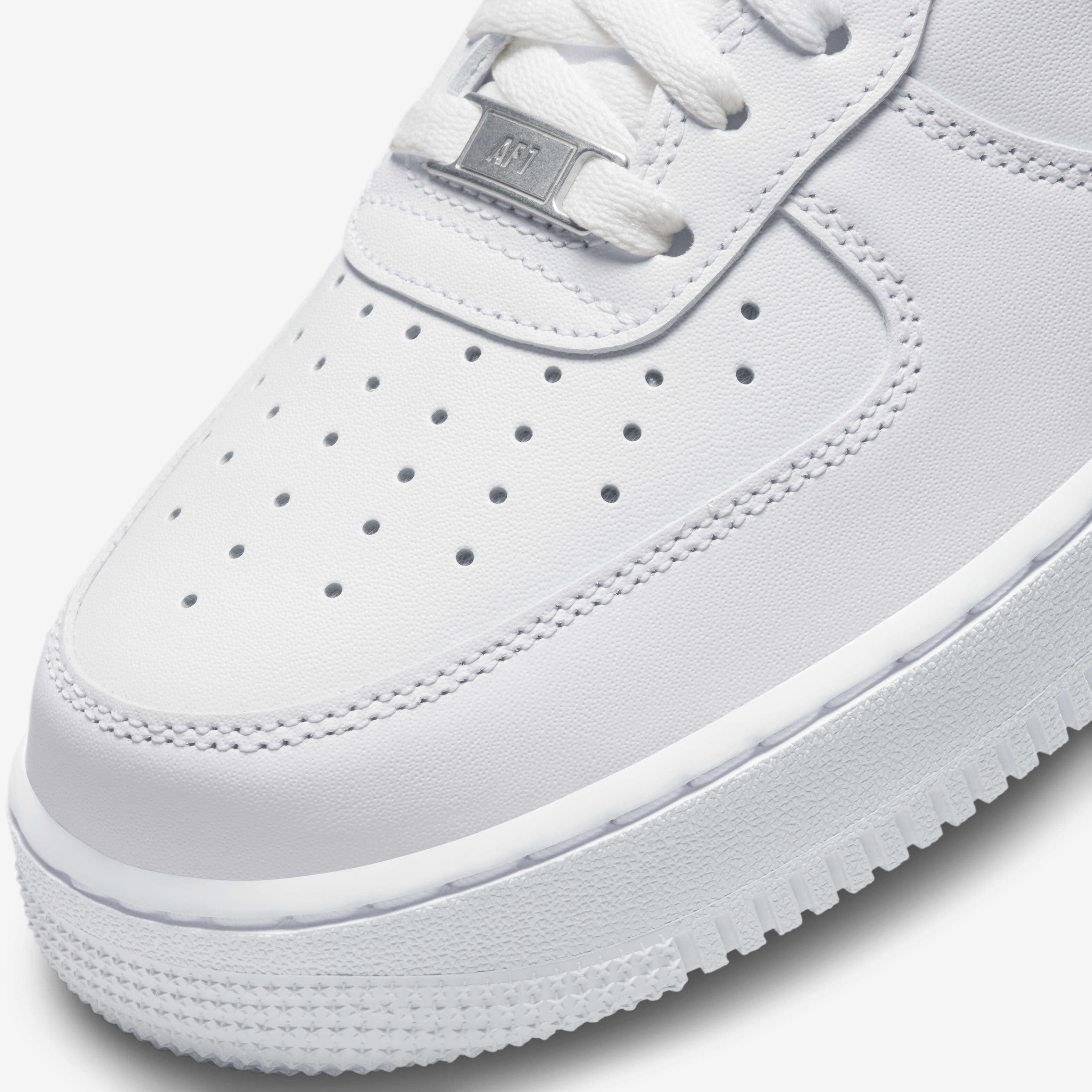 Nike air force 1 white price in dubai outlet