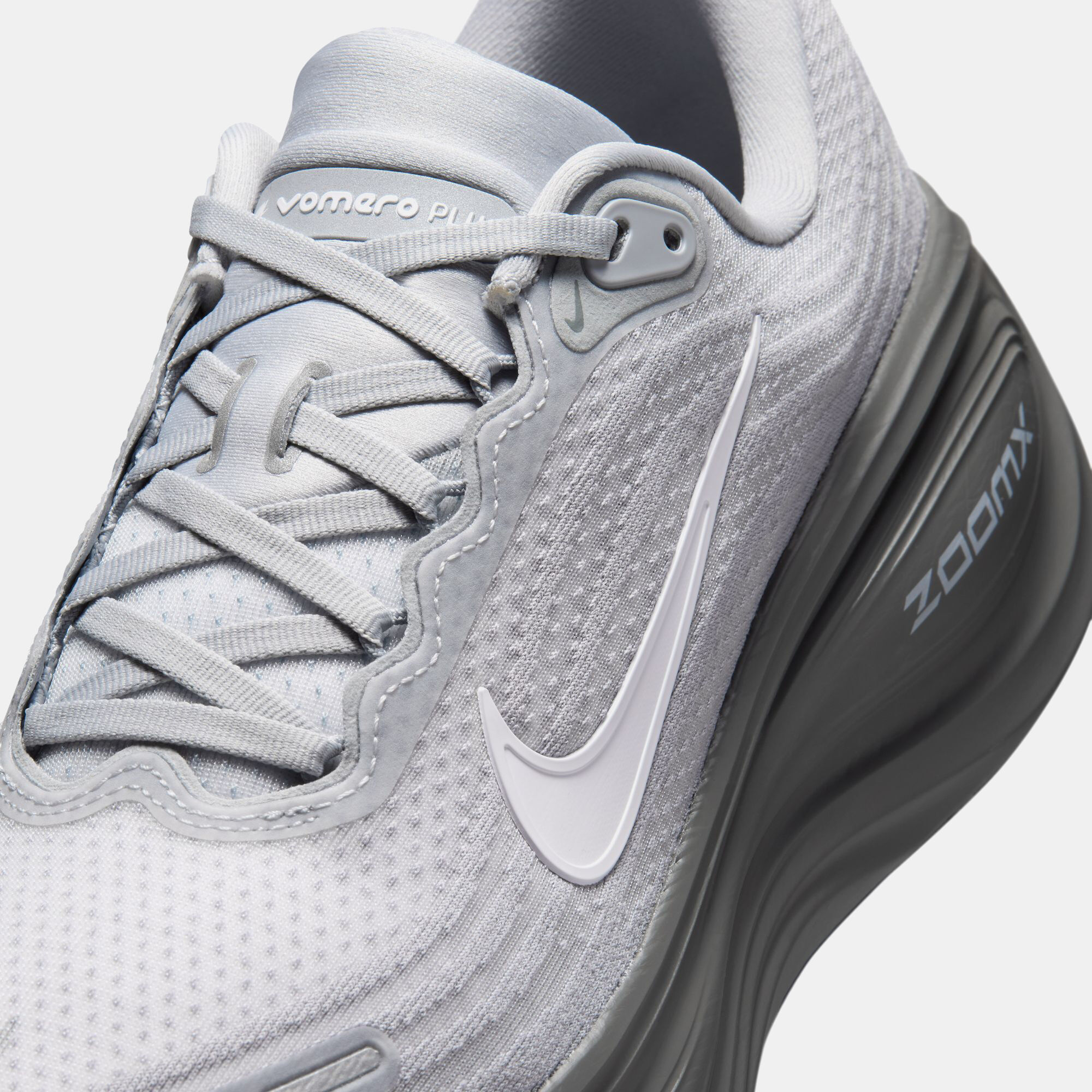 Nike Vomero Plus image number 9