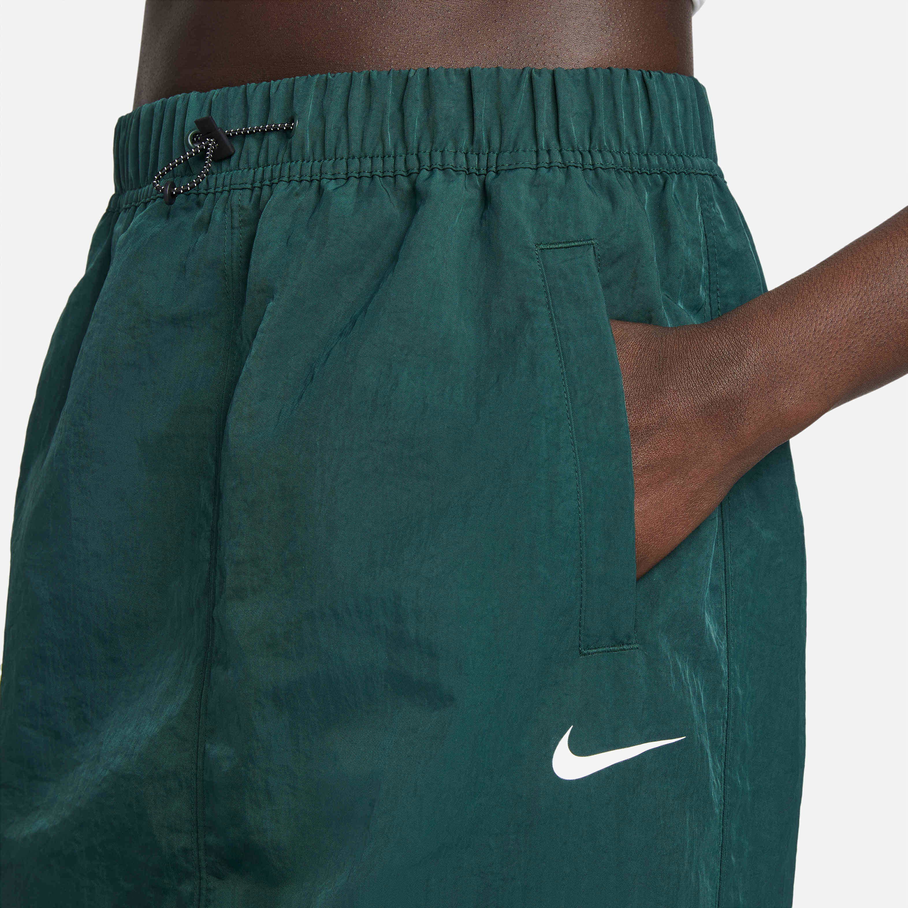 Nike Sportswear Essential image number 2