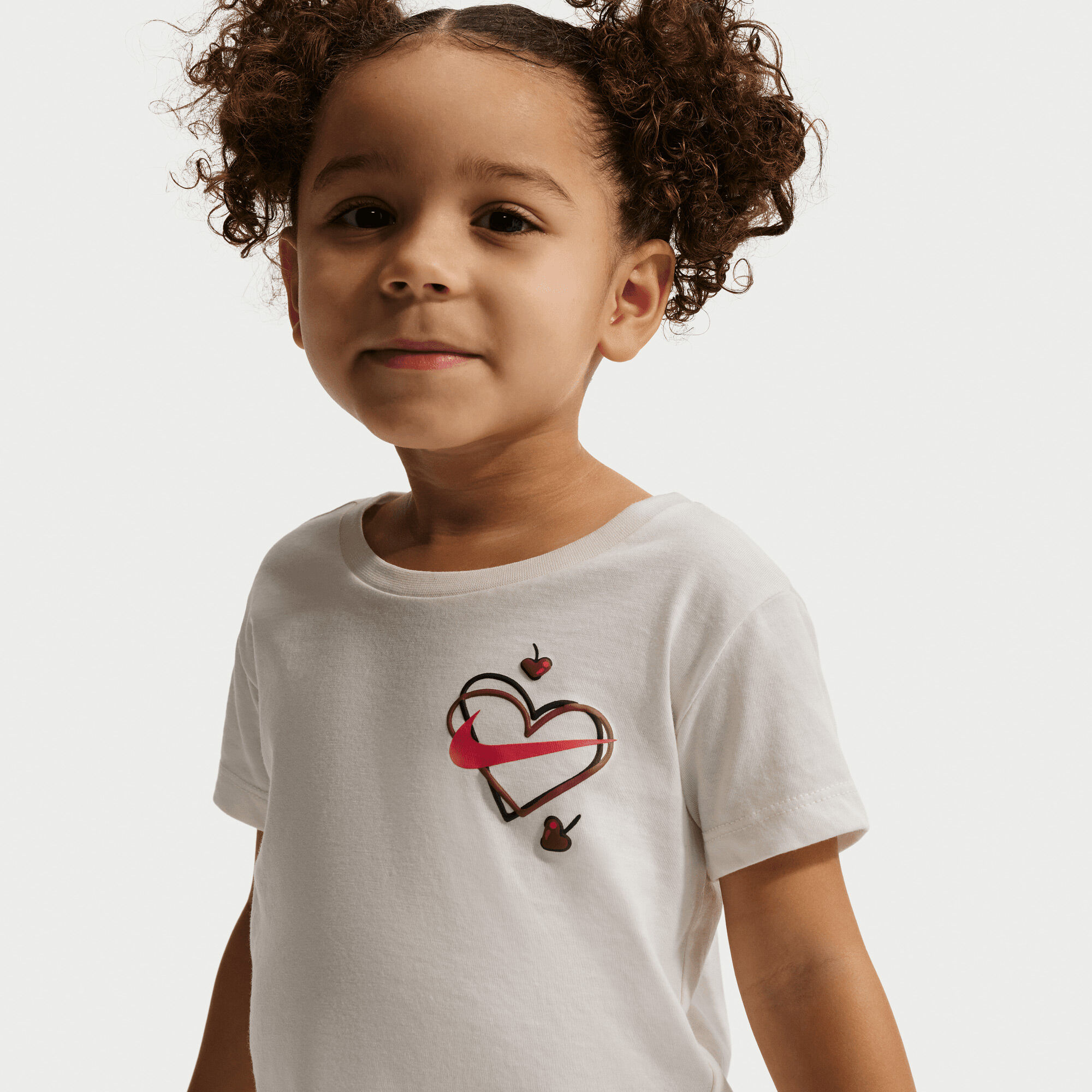 نايكي تشيري image number 2