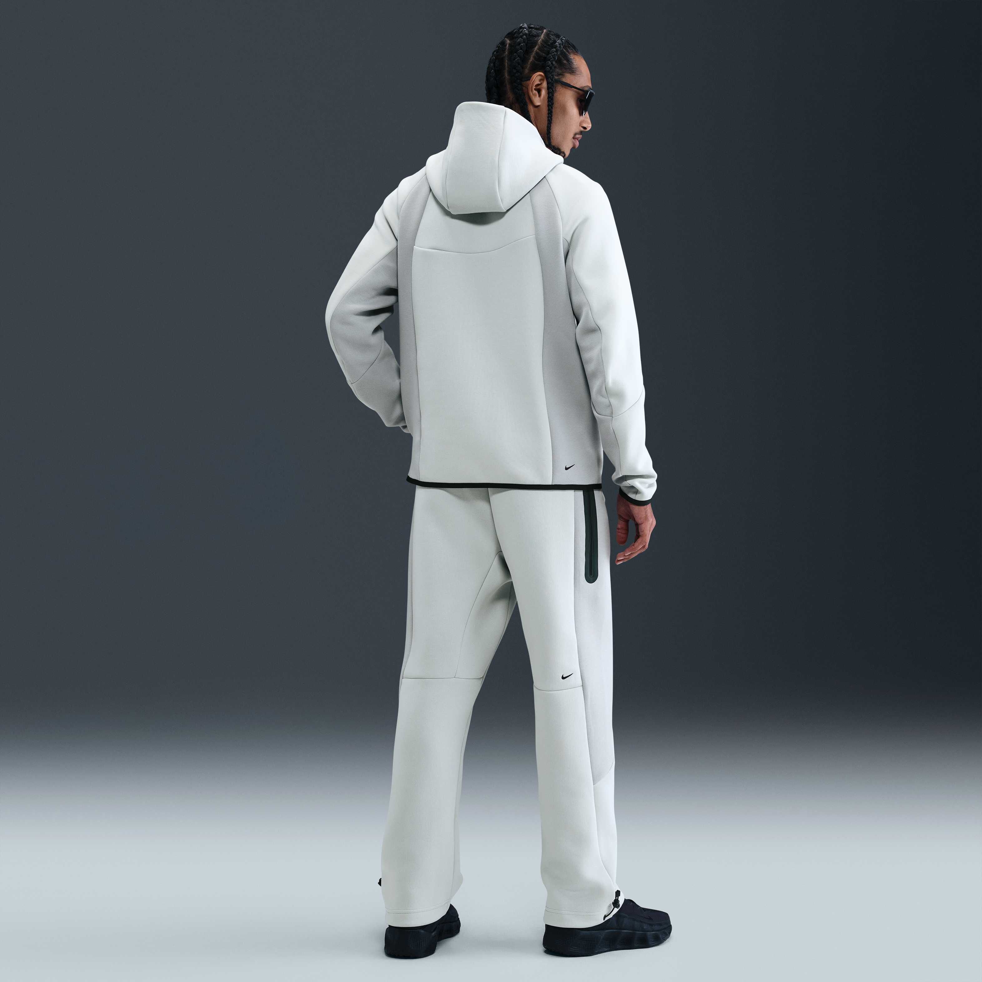 نايكي تك image number 4