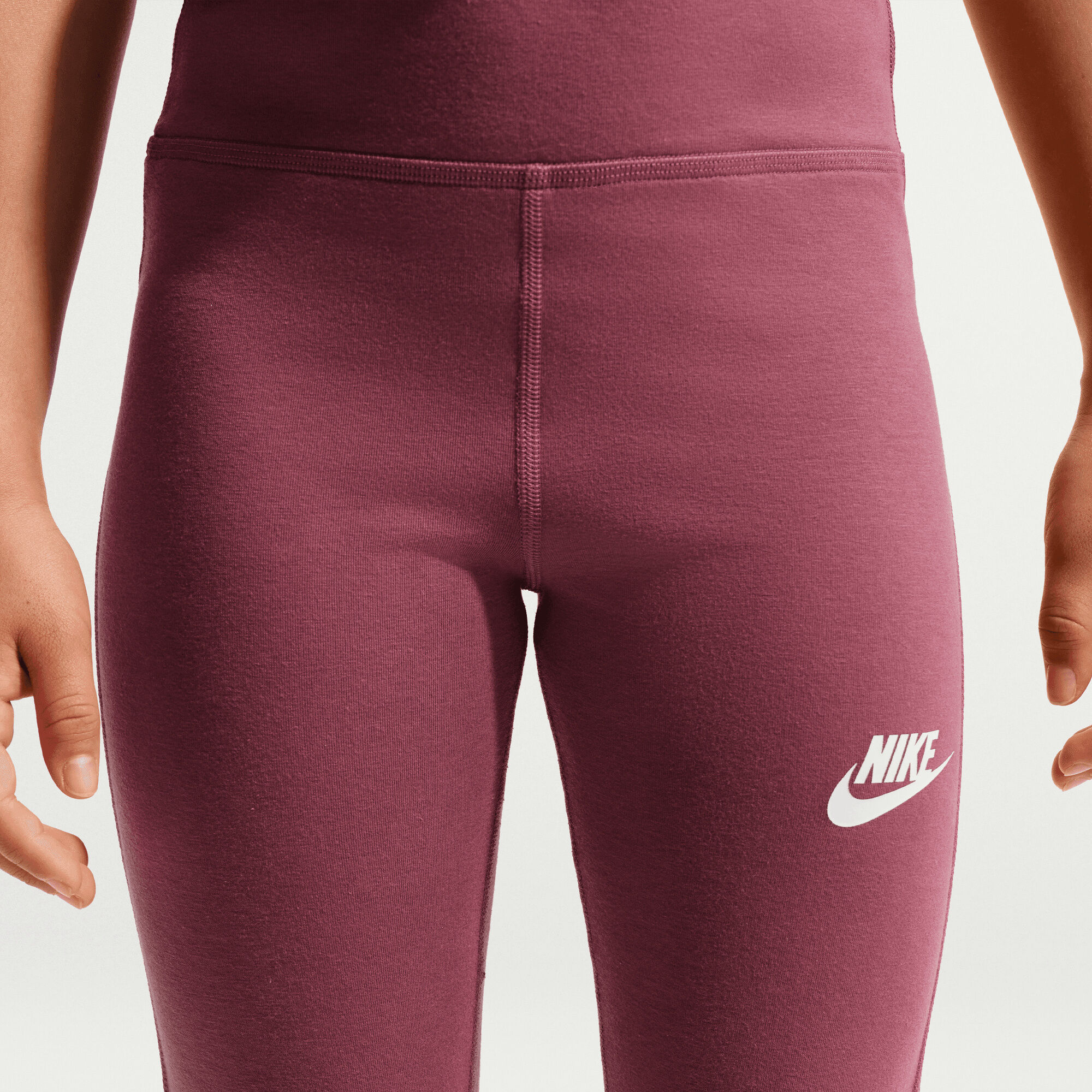 Nike Sportswear Classic image number 2