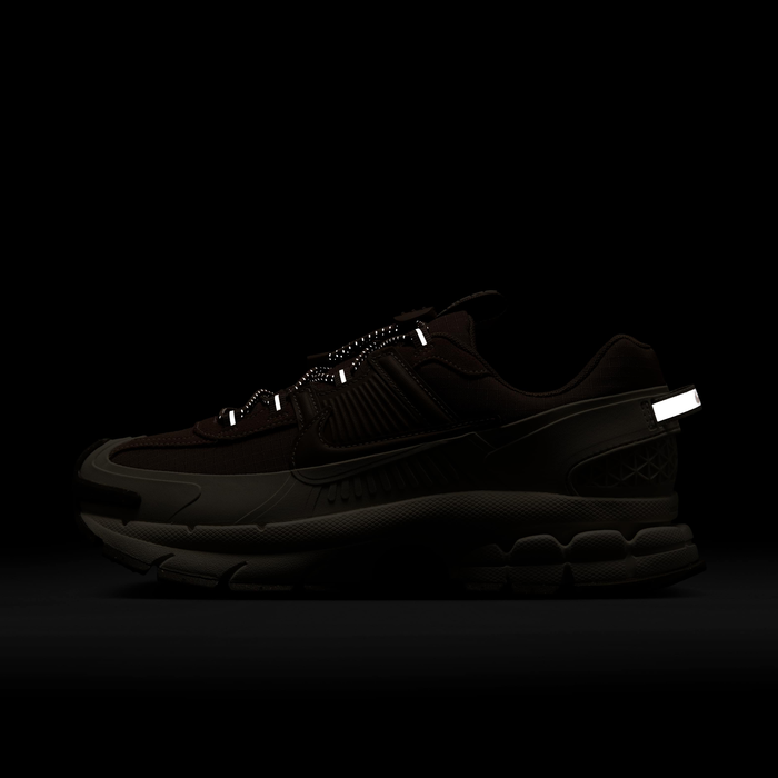 Buy Nike Zoom Vomero Roam Women's Winterized Shoes - Light Buy Nike Zoom Vomero Roam Women's Winterized Shoes - Light