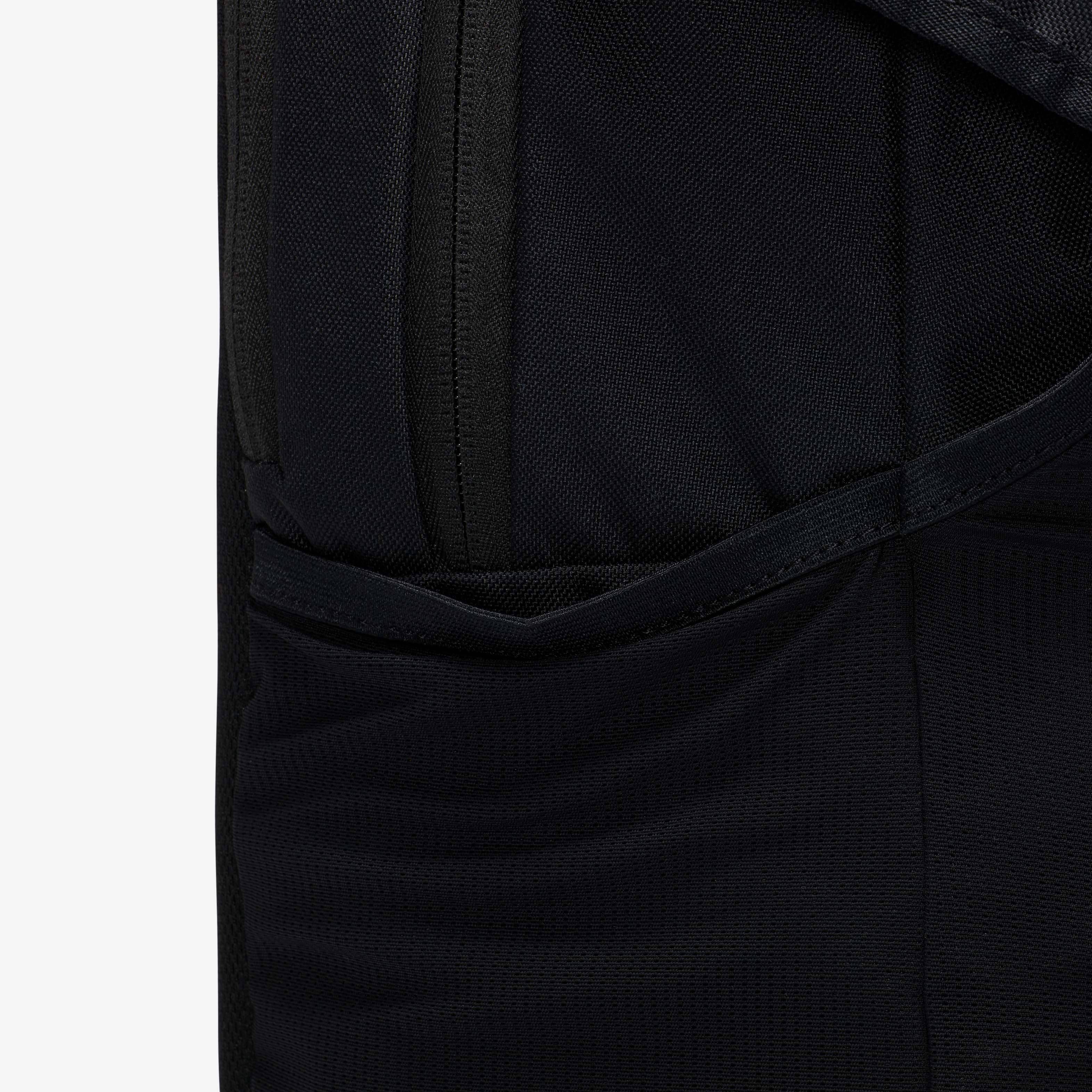 نايكي أكاديمي تيم image number 9