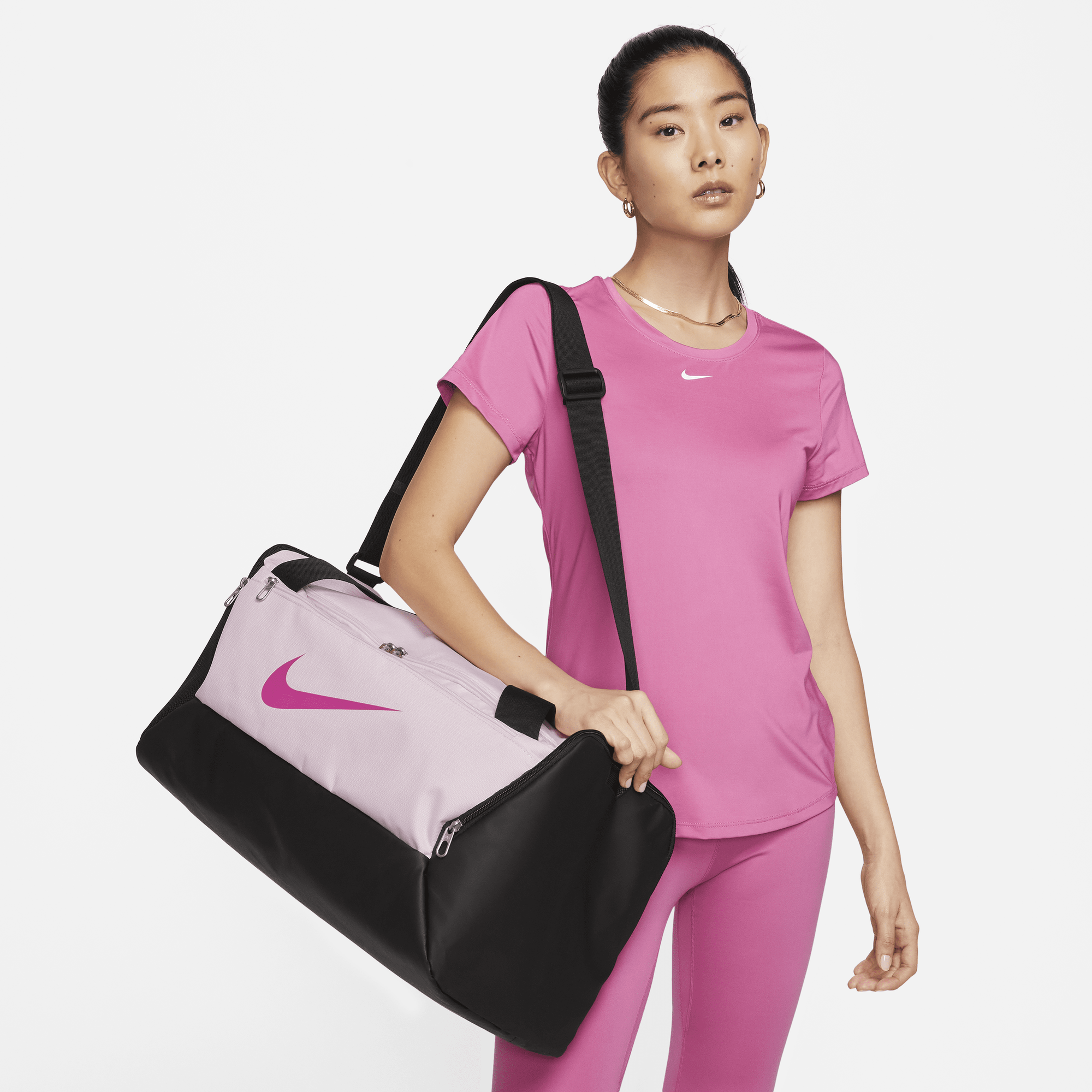 Nike duffle bag outlet pink