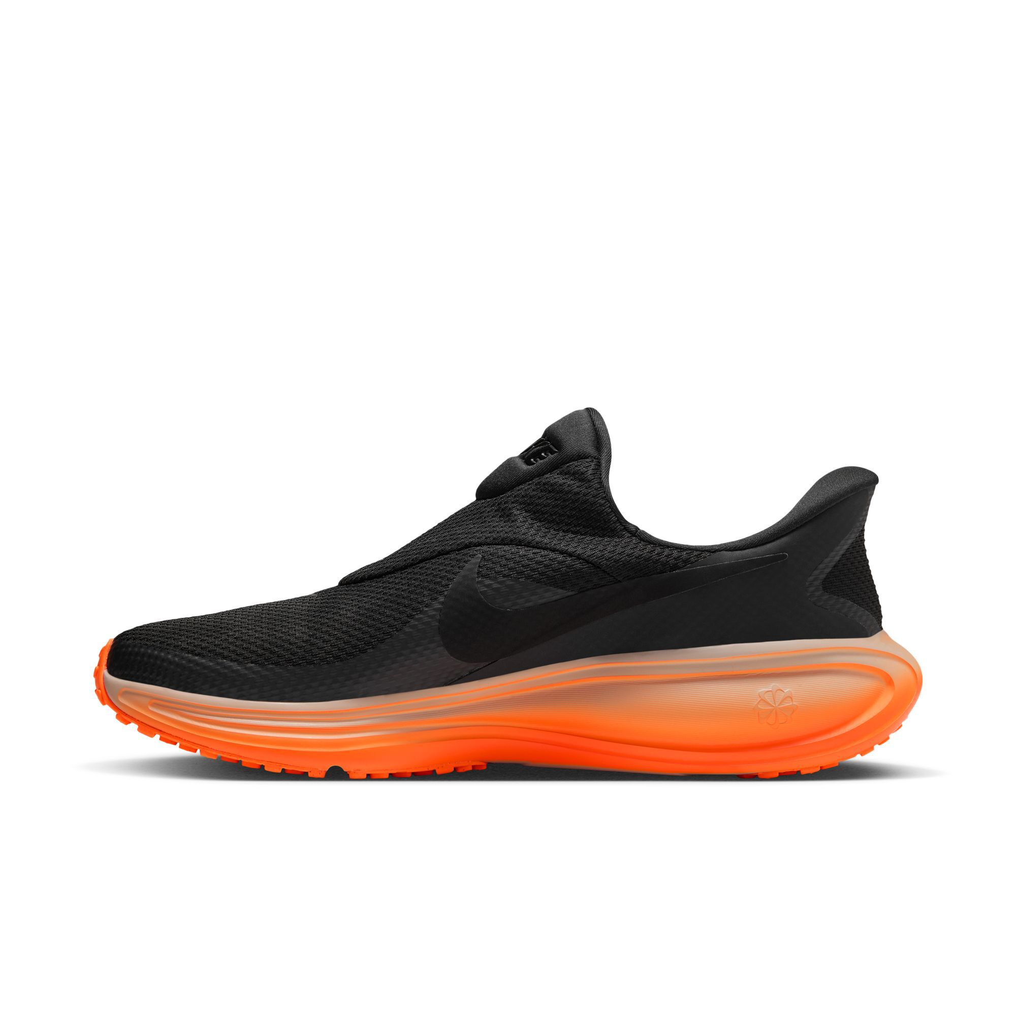 Nike Revolution 8 EasyOn image number 4