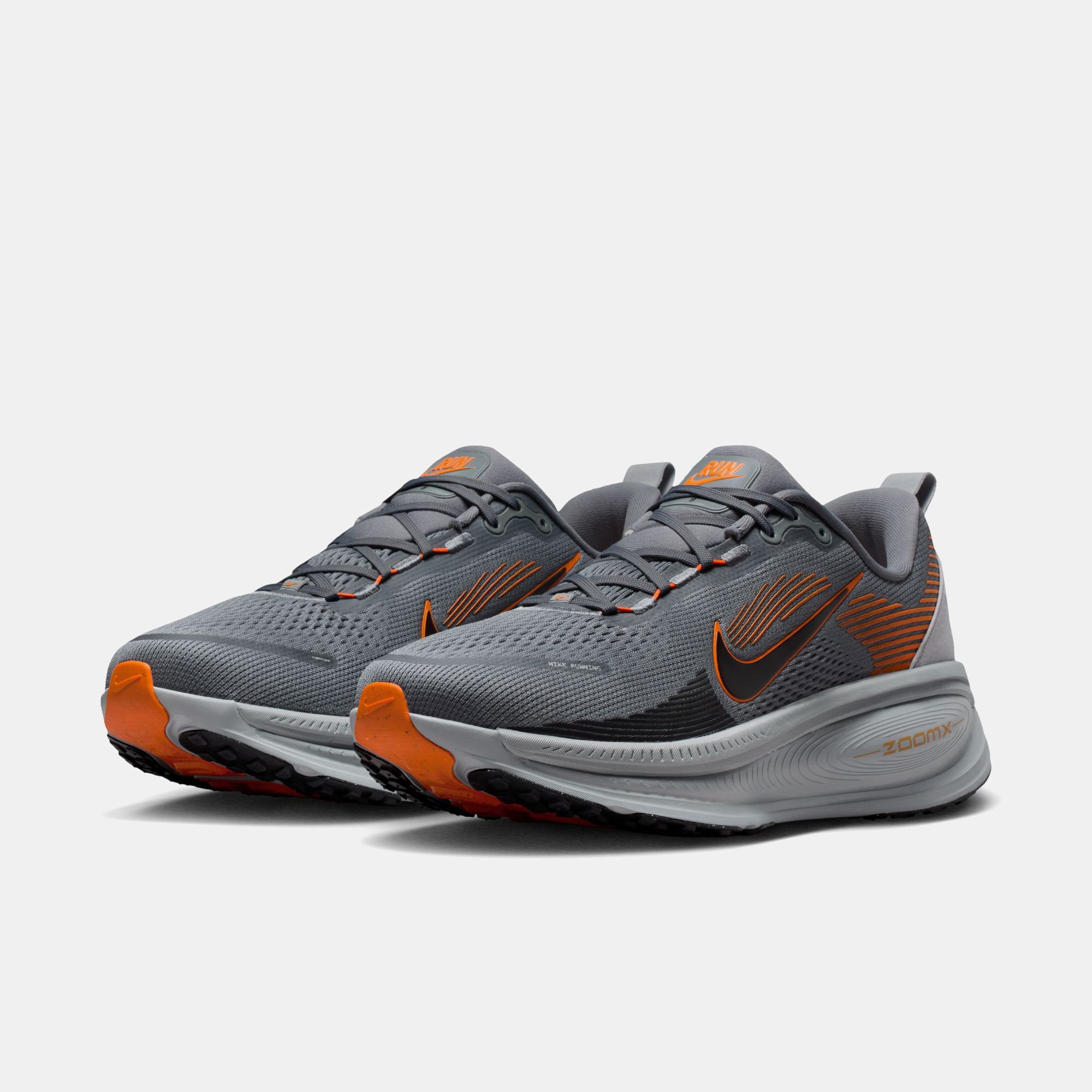 Nike Vomero 18 image number 2