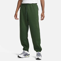 Nike Sportswear Therma-FIT Tech Pack
