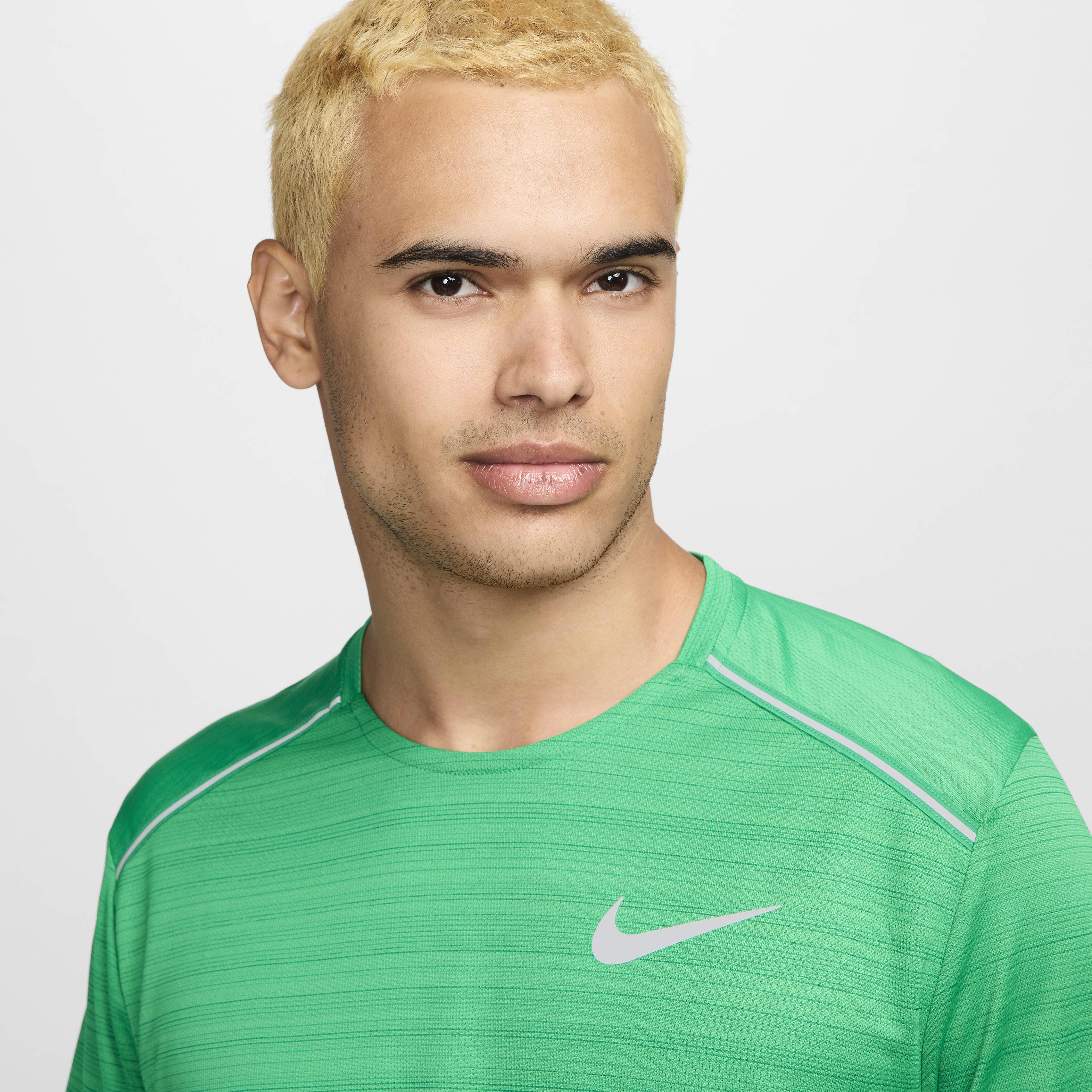 نايكي ميلر image number 2