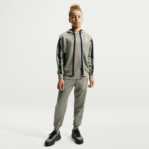 نايكي سبورتسوير