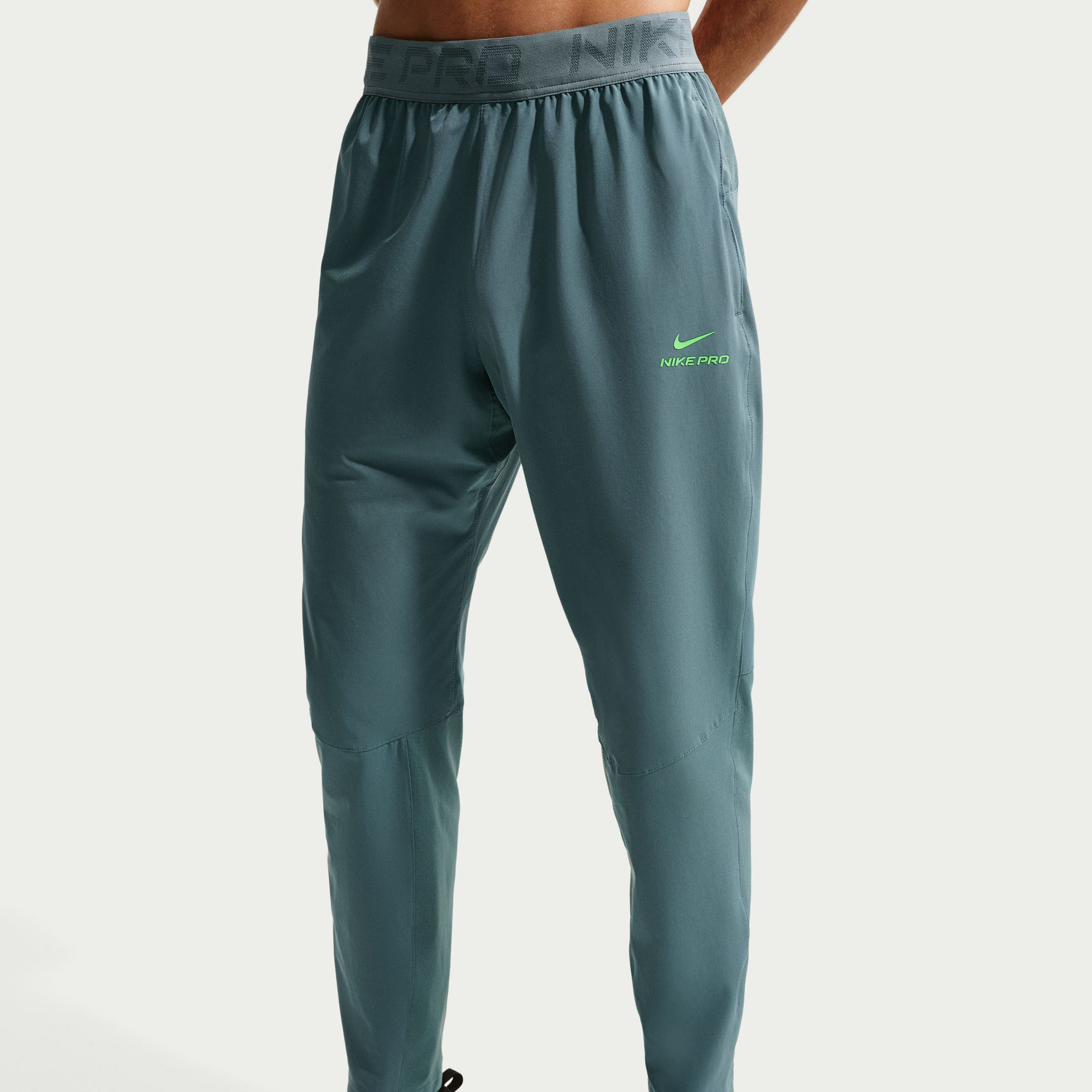 Nike Pro Training image number 2