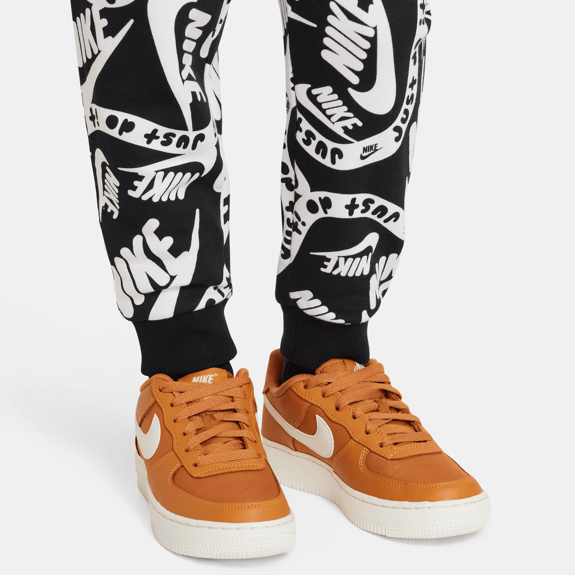 Nike Sportswear Club Printed Joggers image number 3